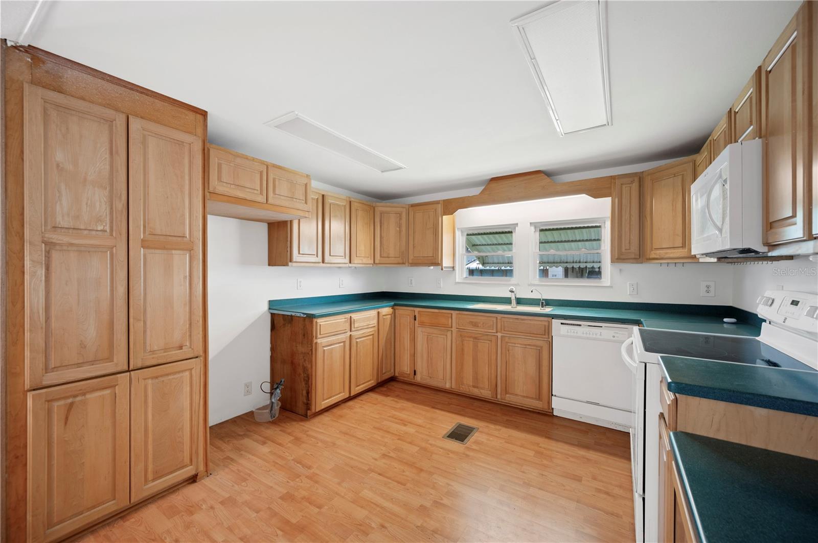 Image 9 of 32 For 95 Parson Drive