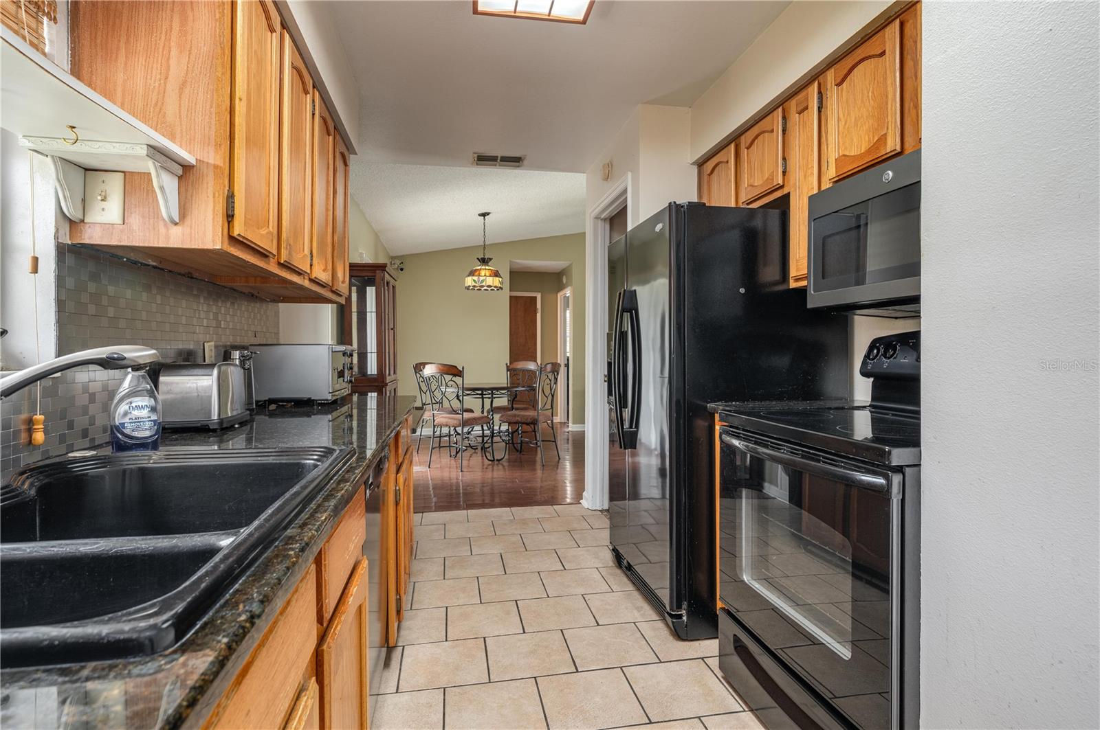 Image 11 of 32 For 41 20th Street 31
