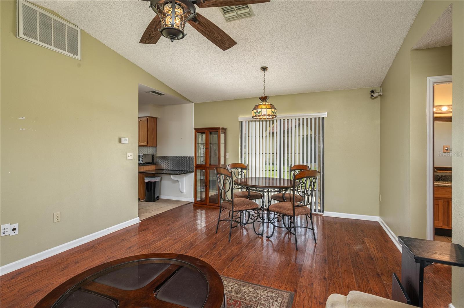 Image 15 of 32 For 41 20th Street 31
