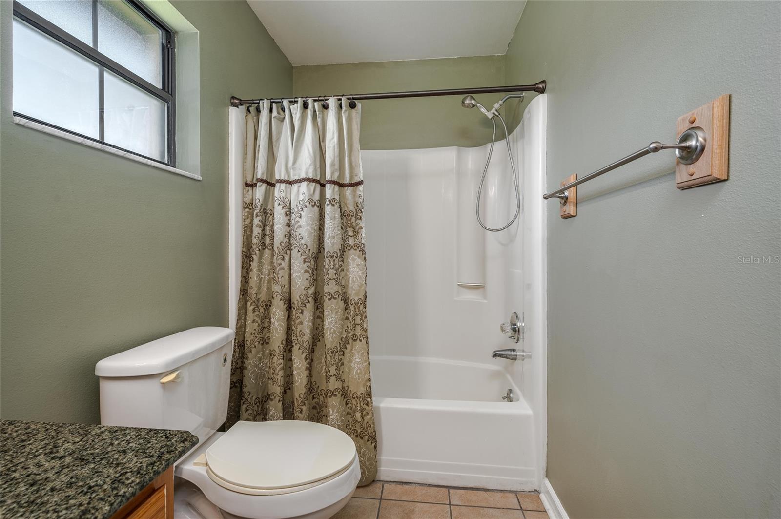 Image 16 of 32 For 41 20th Street 31