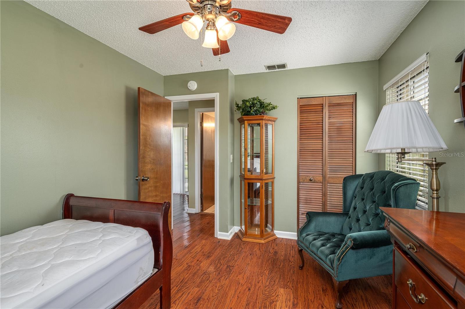 Image 19 of 32 For 41 20th Street 31