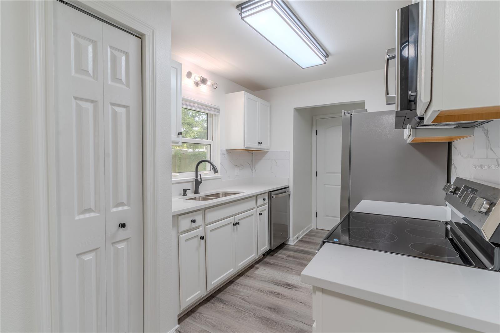 Image 5 of 26 For 7309 Thomas Jefferson Circle E