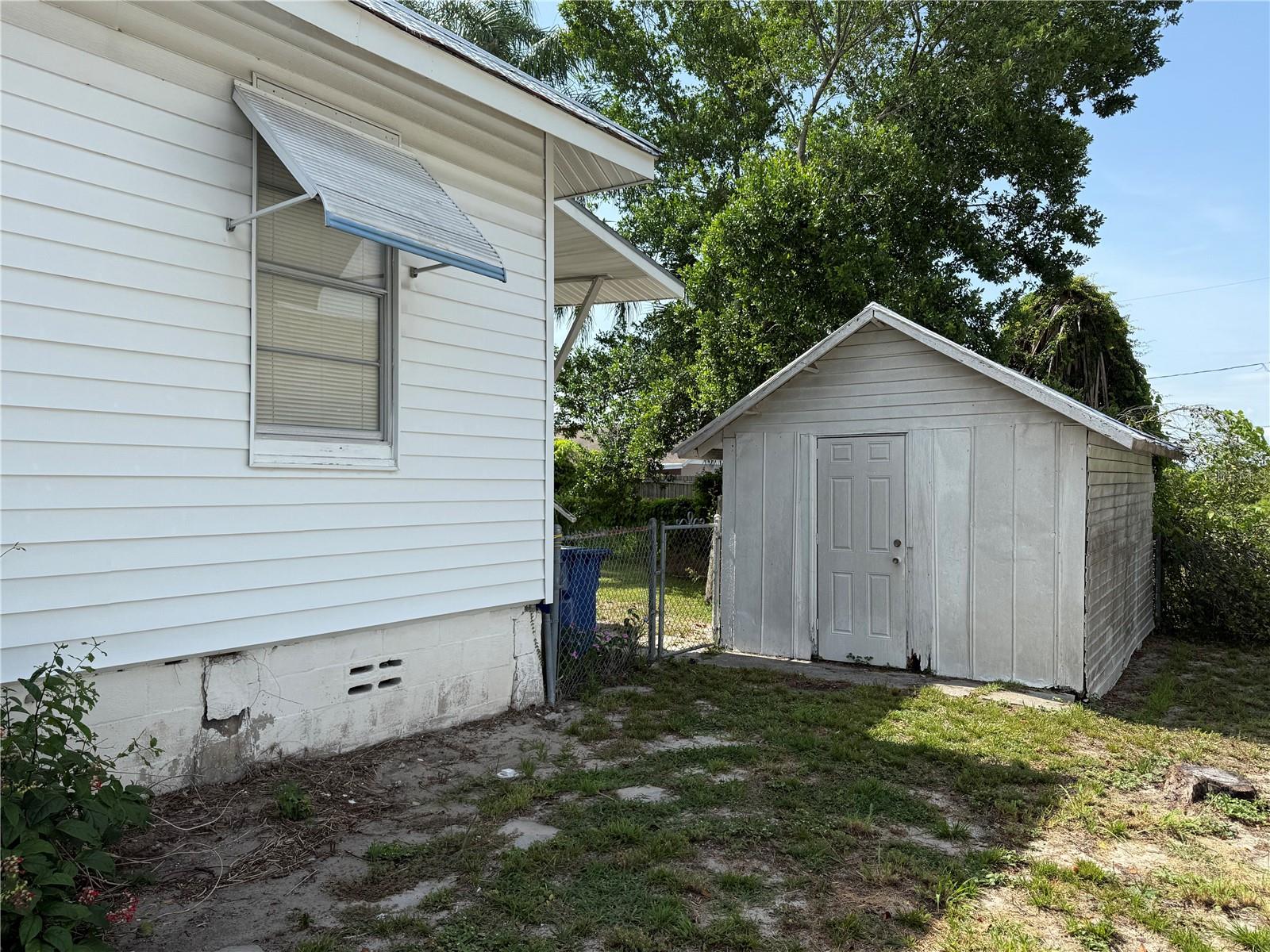 Image 4 of 14 For 724 Avenue D Sw