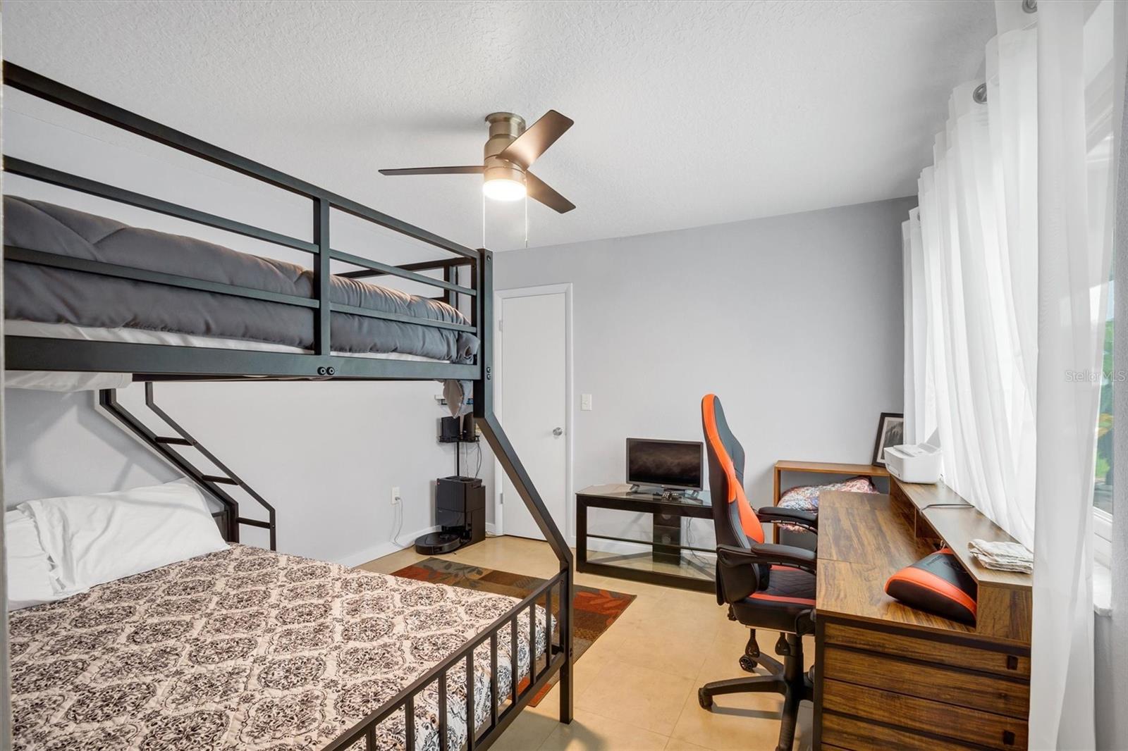 Image 16 of 47 For 455 Prestwick Place 455