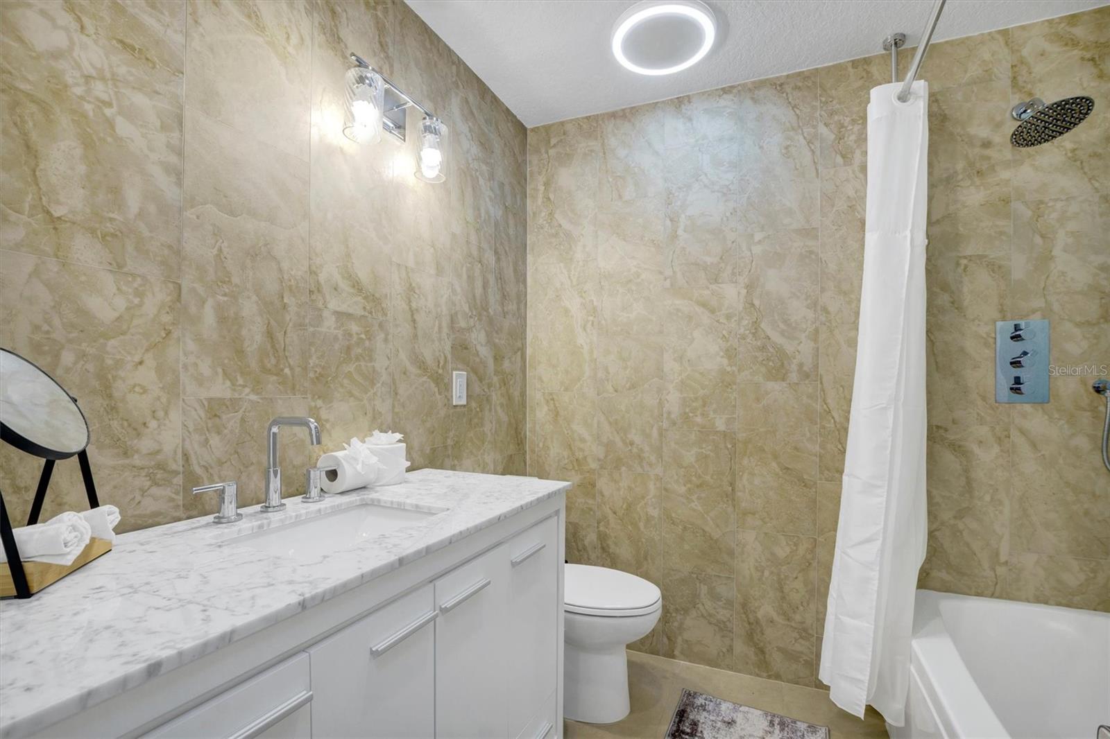 Image 20 of 47 For 455 Prestwick Place 455