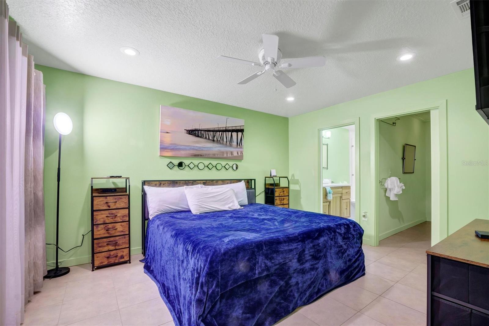 Image 22 of 47 For 455 Prestwick Place 455