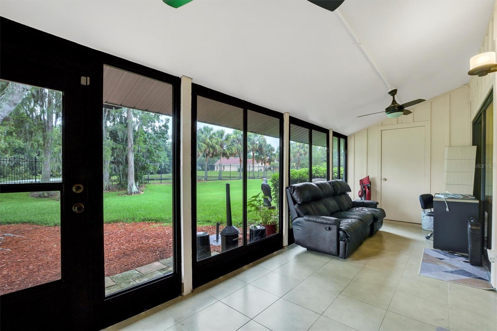 Image 27 of 47 For 455 Prestwick Place 455