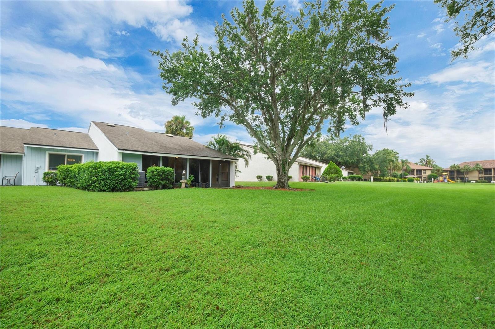 Image 33 of 47 For 455 Prestwick Place 455