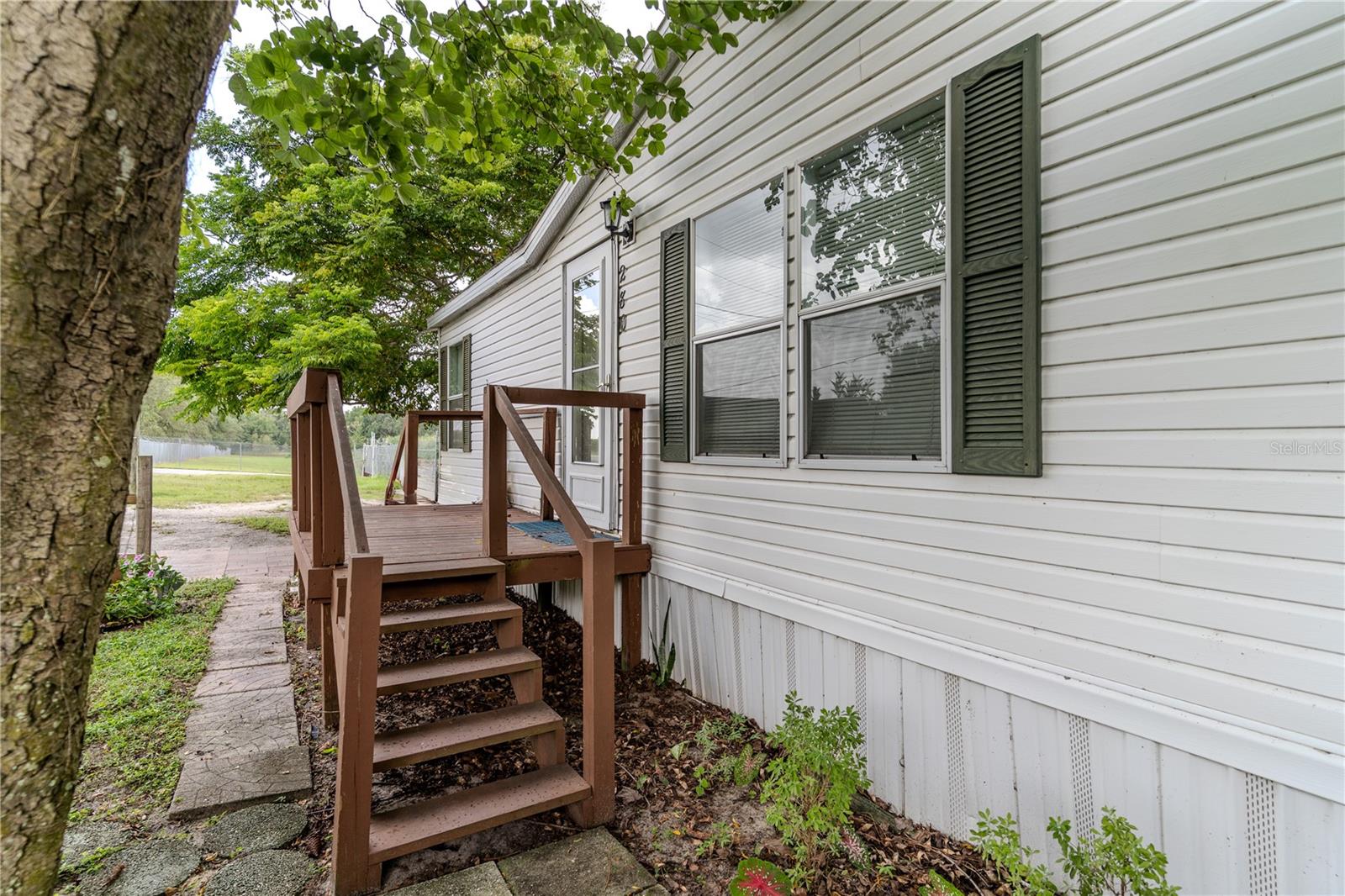 Image 18 of 25 For 280 Dyson Road