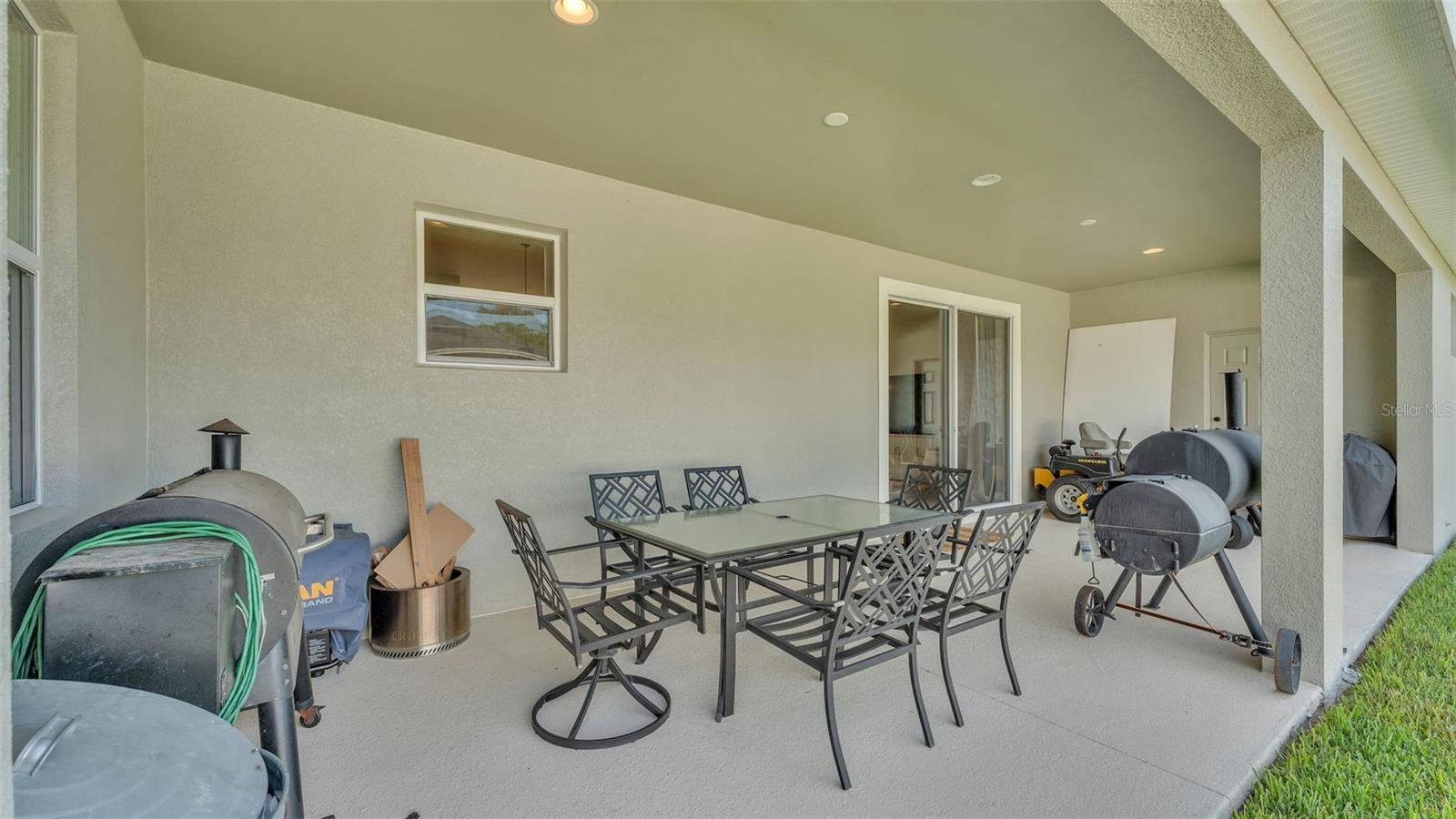 Image 11 of 64 For 689 Shanklin Avenue