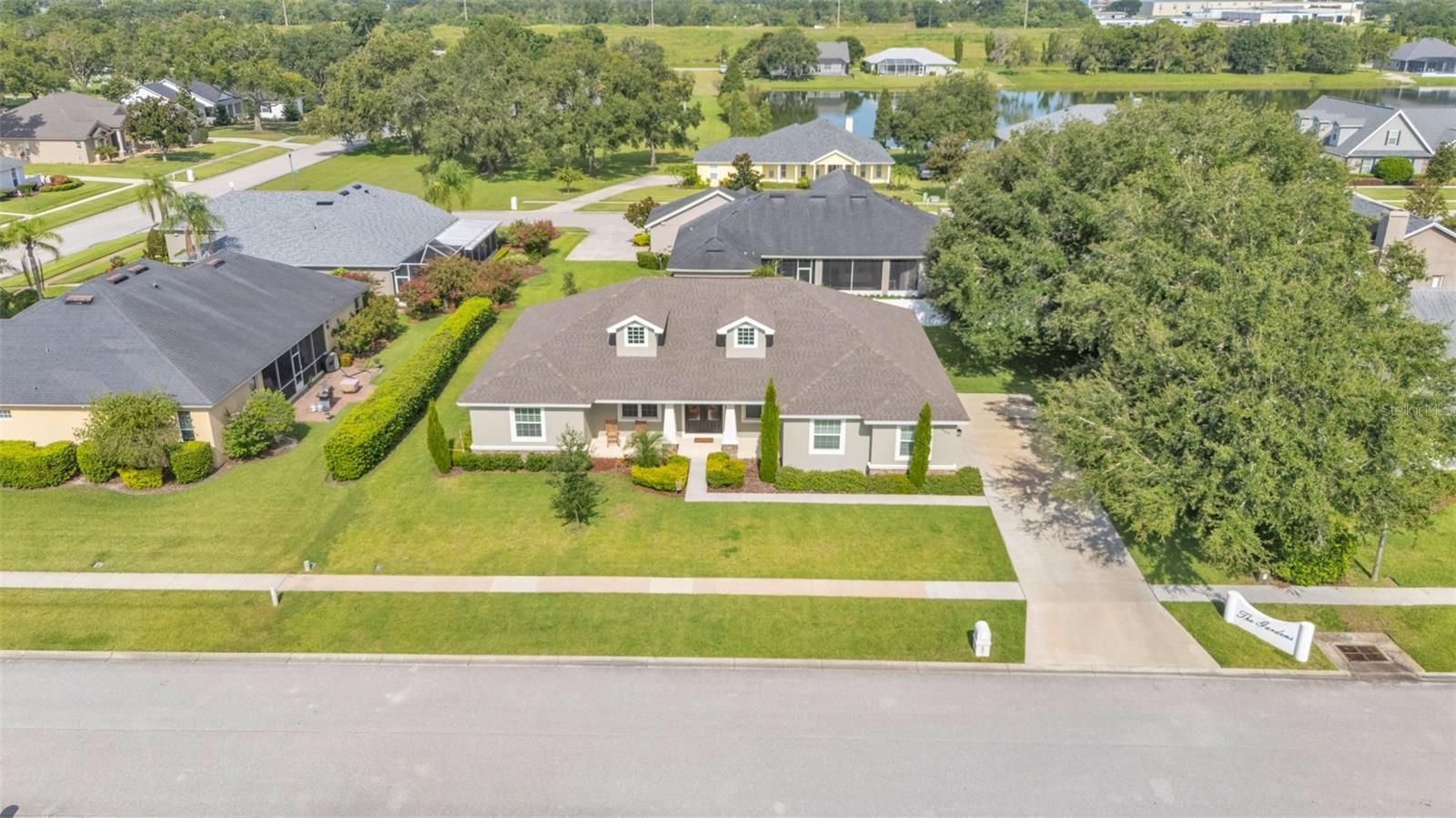 Image 14 of 64 For 689 Shanklin Avenue