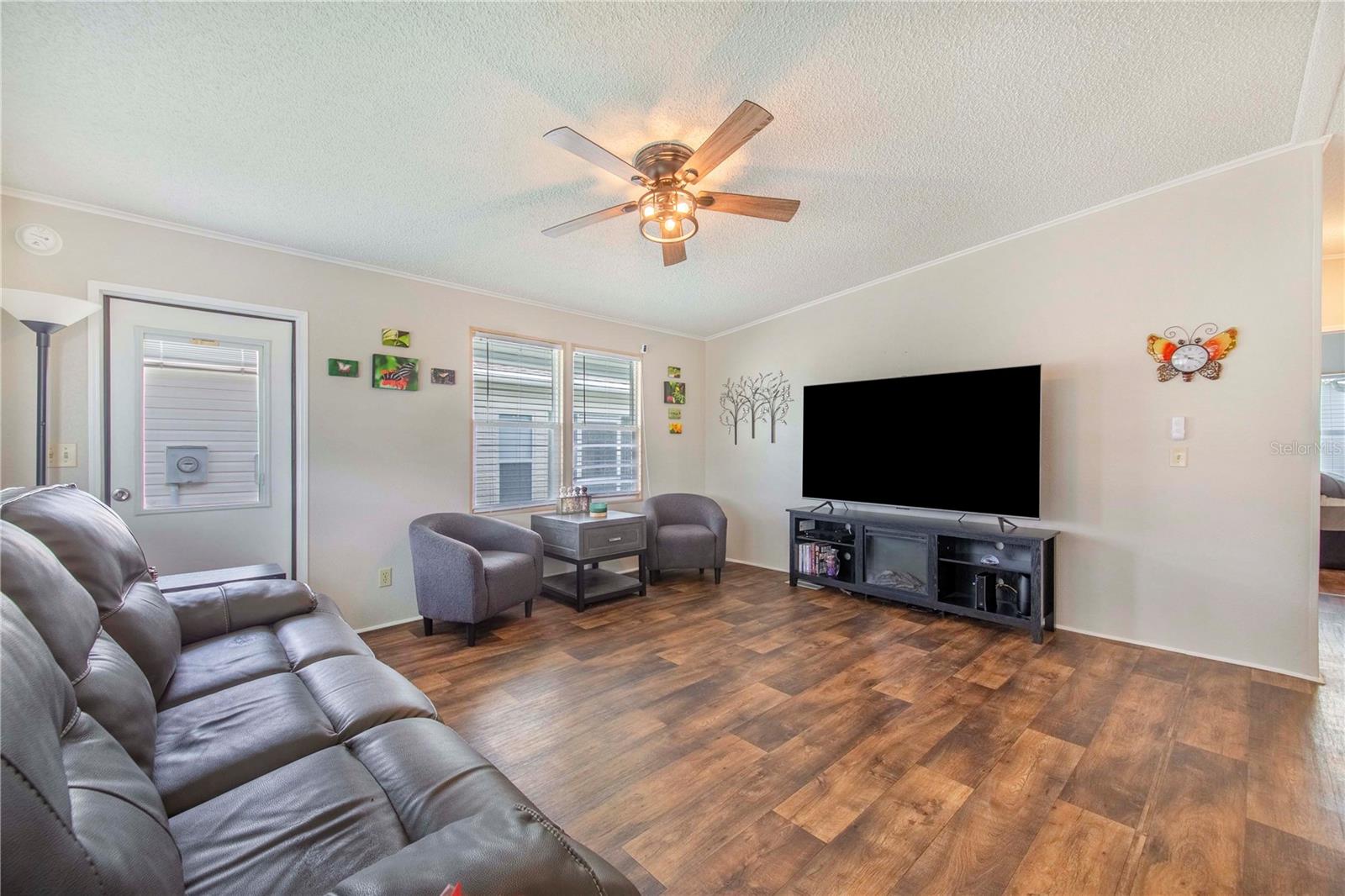 Image 11 of 69 For 407 Dartmouth Drive