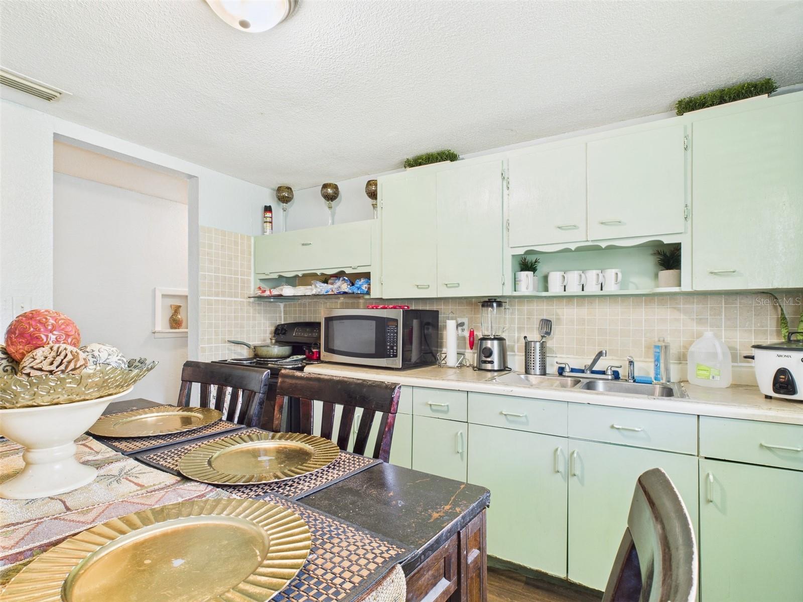 Image 3 of 22 For 2119 Patterson Street