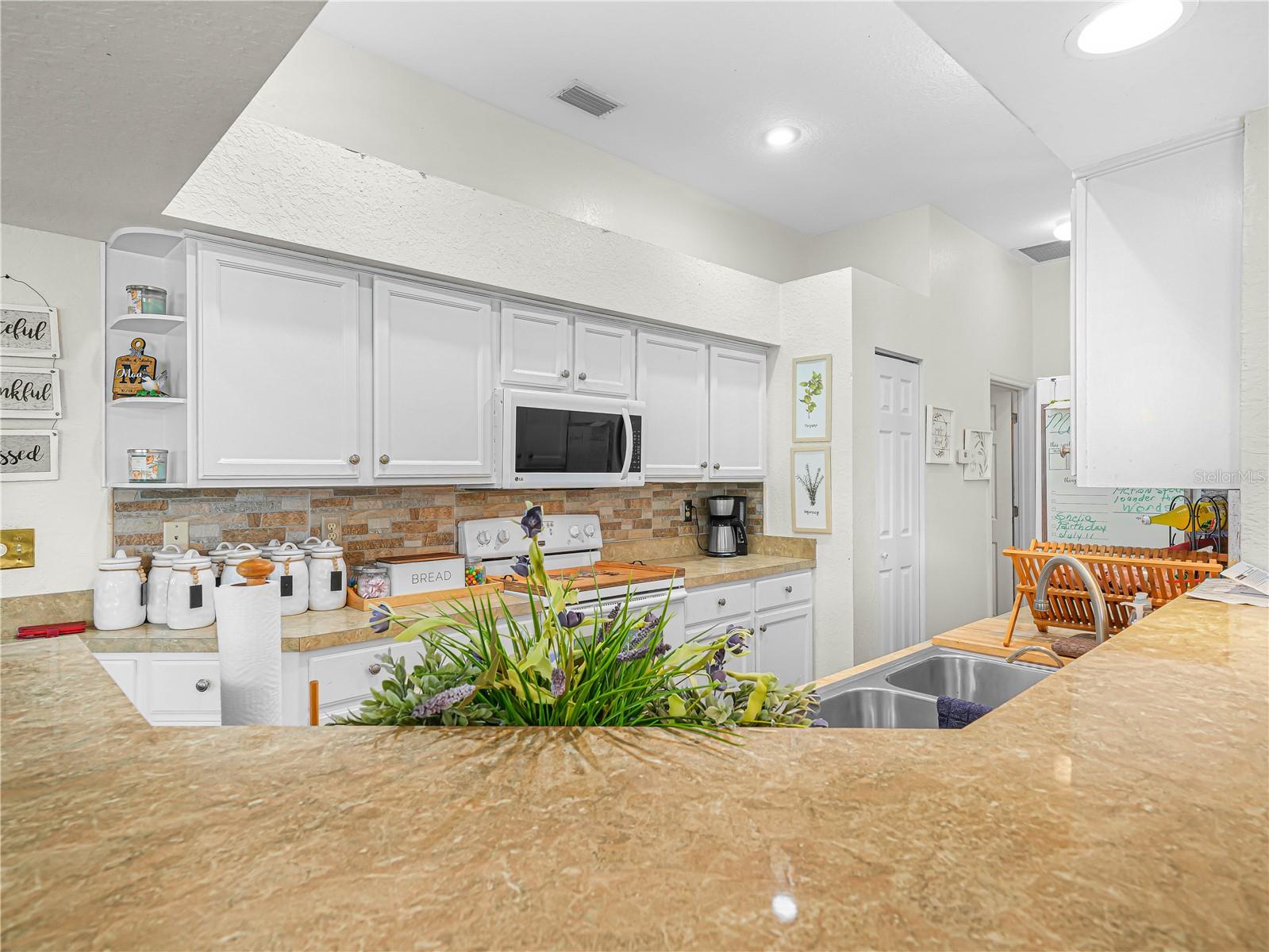 Image 21 of 50 For 7148 Hazeltine Circle