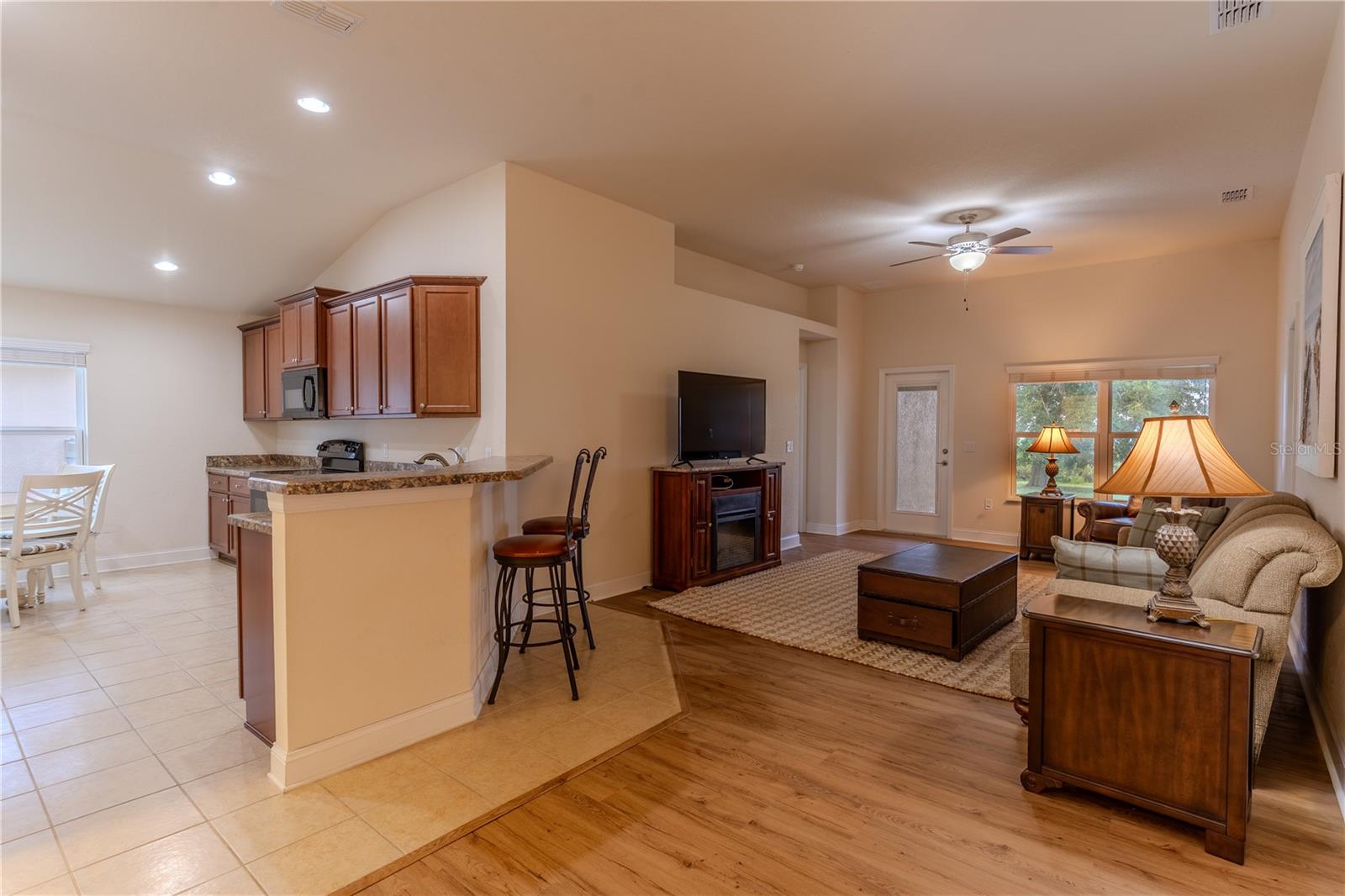 Image 11 of 41 For 4027 Island Lakes Drive