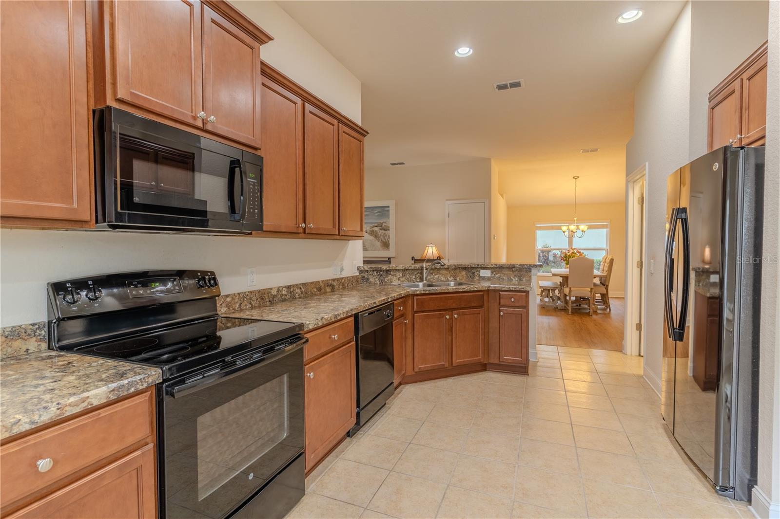 Image 13 of 41 For 4027 Island Lakes Drive