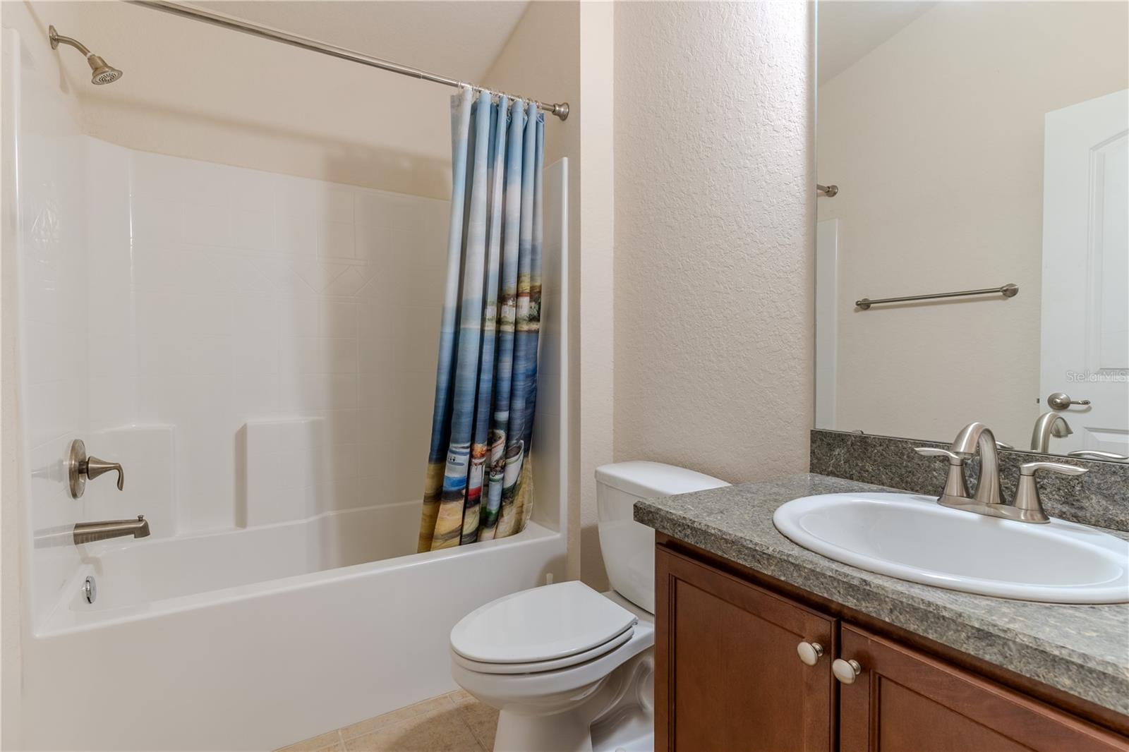 Image 21 of 41 For 4027 Island Lakes Drive