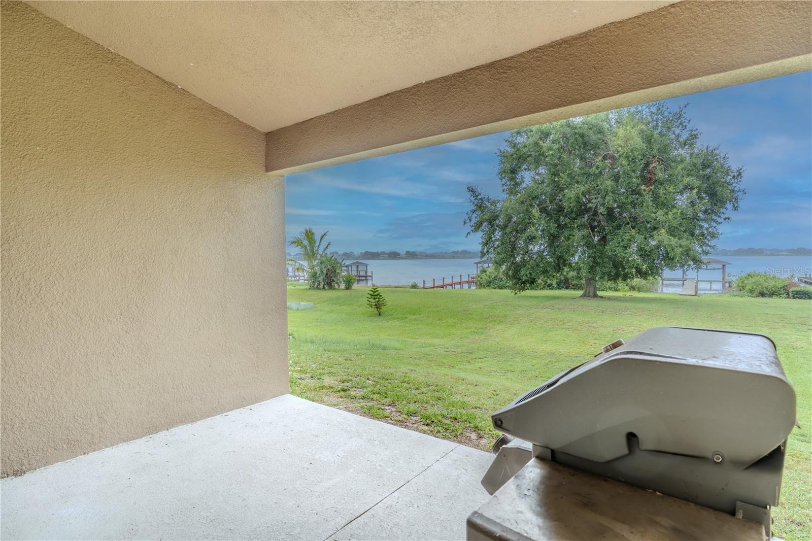 Image 23 of 41 For 4027 Island Lakes Drive