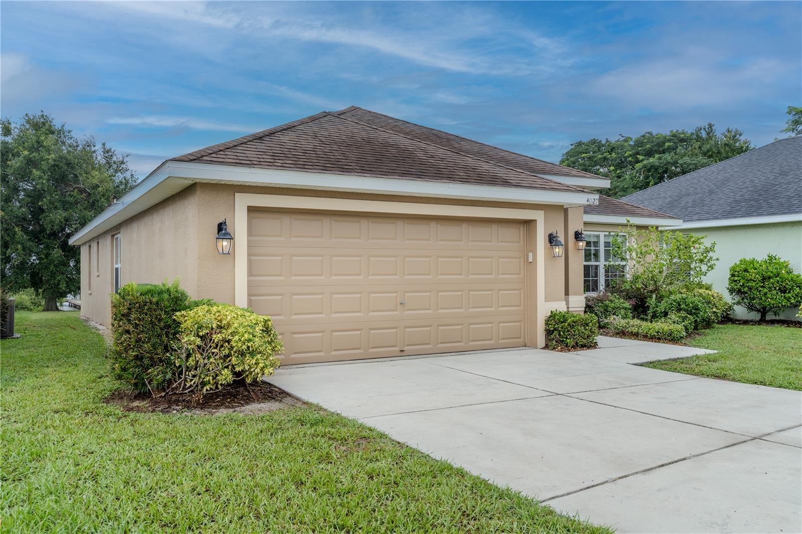 Image 27 of 41 For 4027 Island Lakes Drive