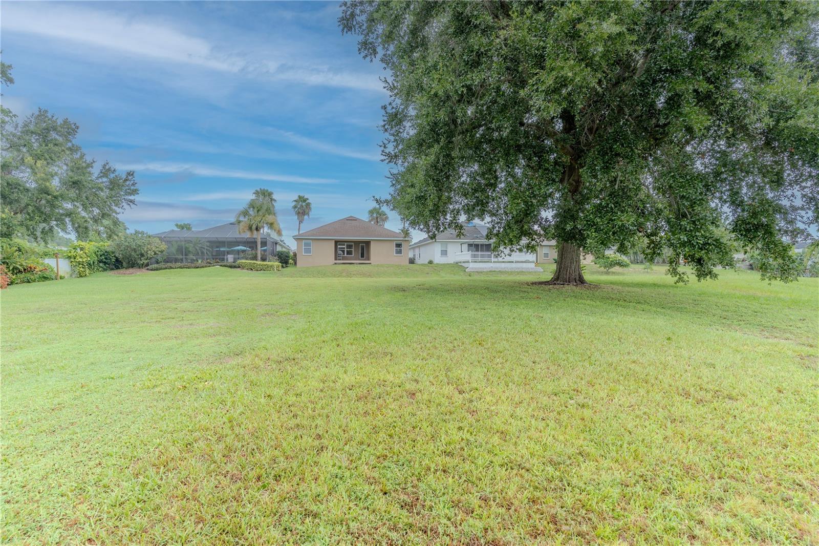 Image 32 of 41 For 4027 Island Lakes Drive
