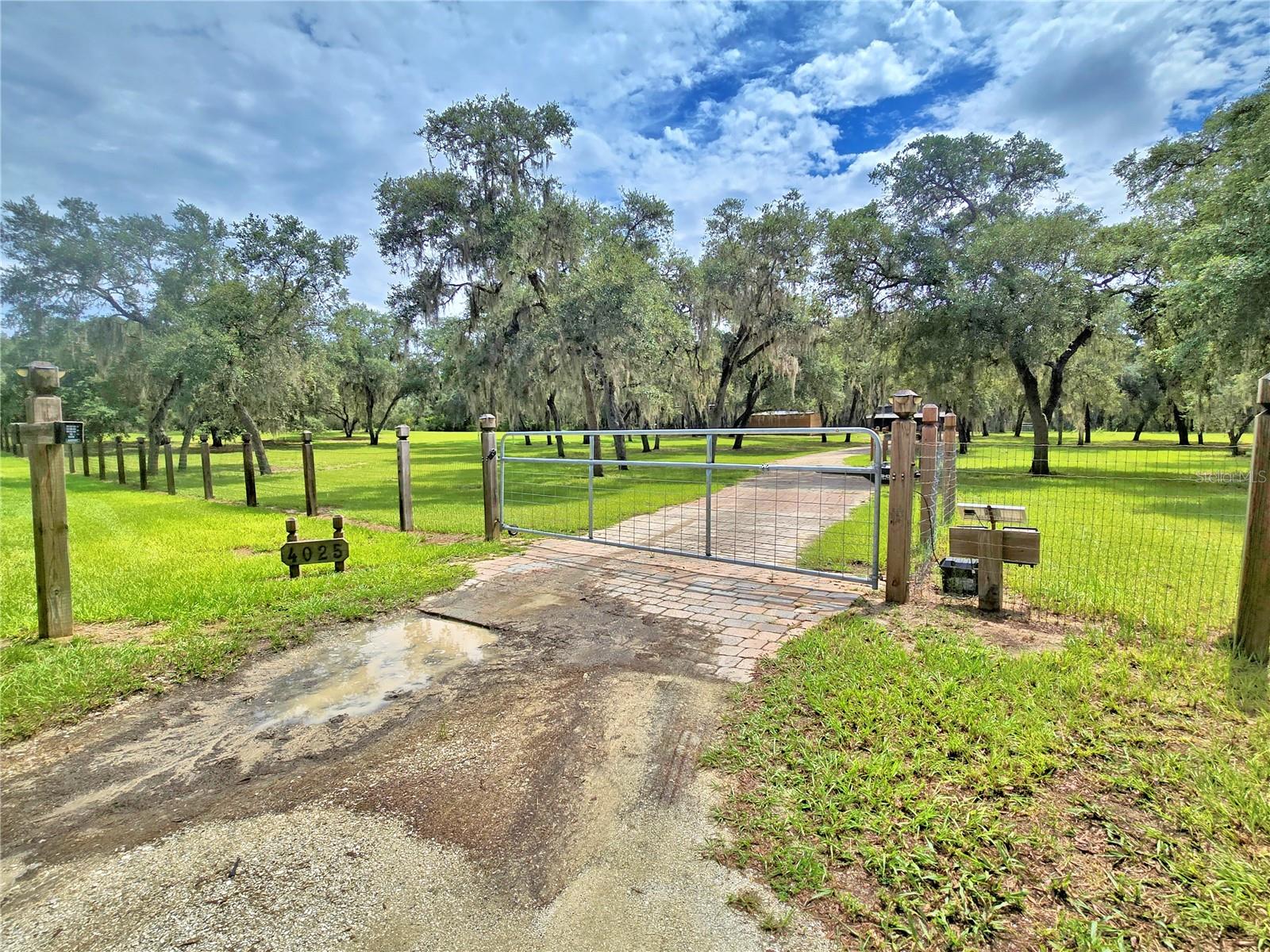 Image 2 of 98 For 4025 Paw Paw Trail