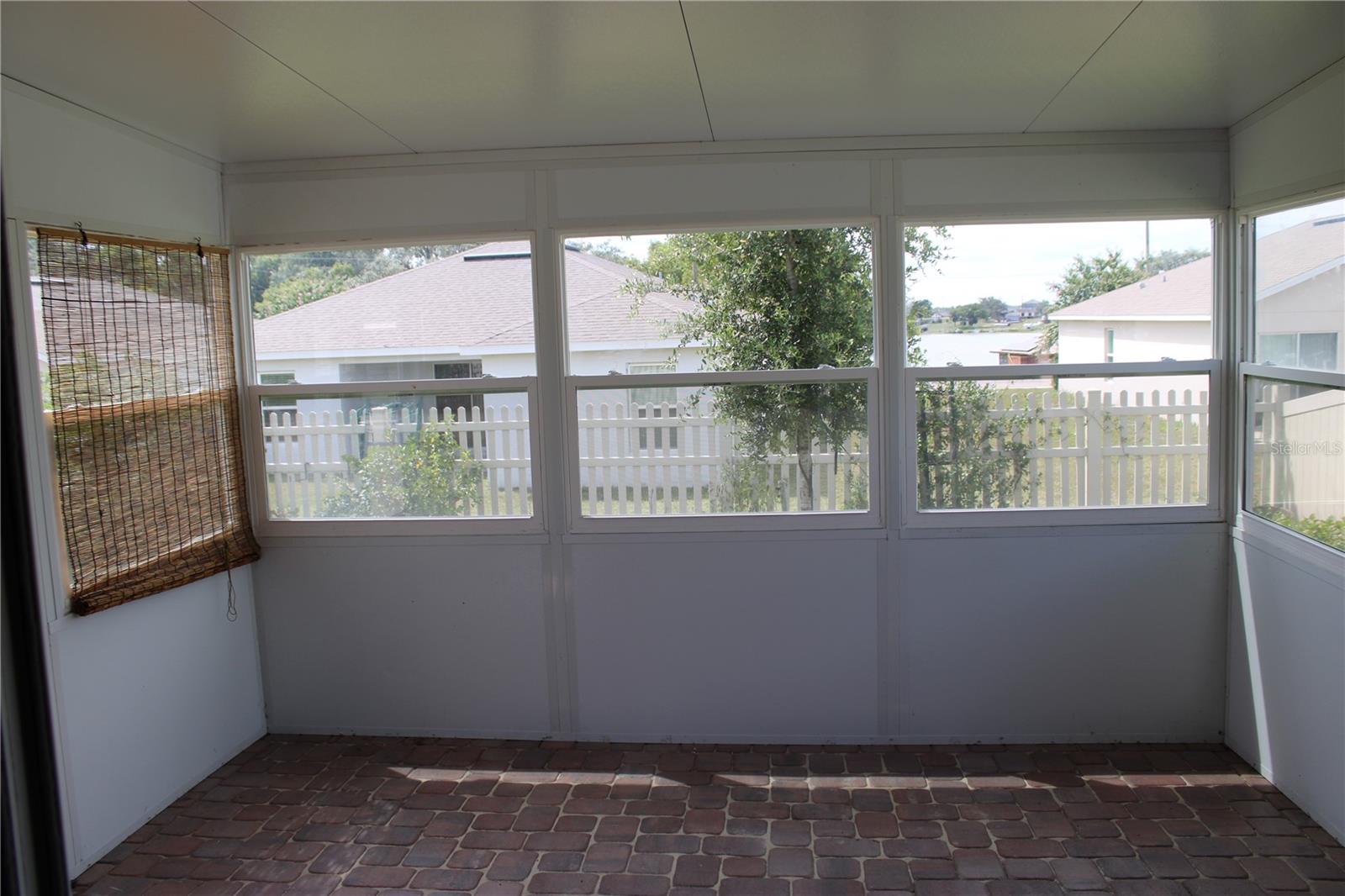 Image 12 of 14 For 928 Cambridge Drive