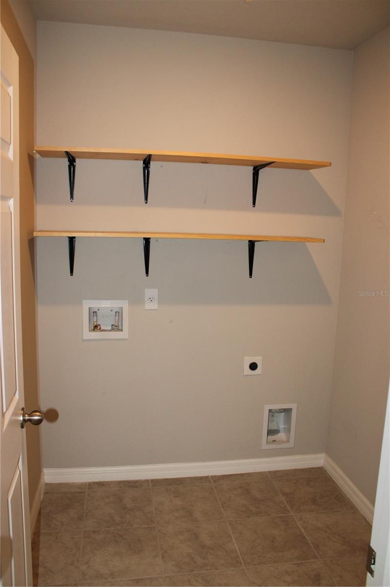 Image 13 of 14 For 928 Cambridge Drive