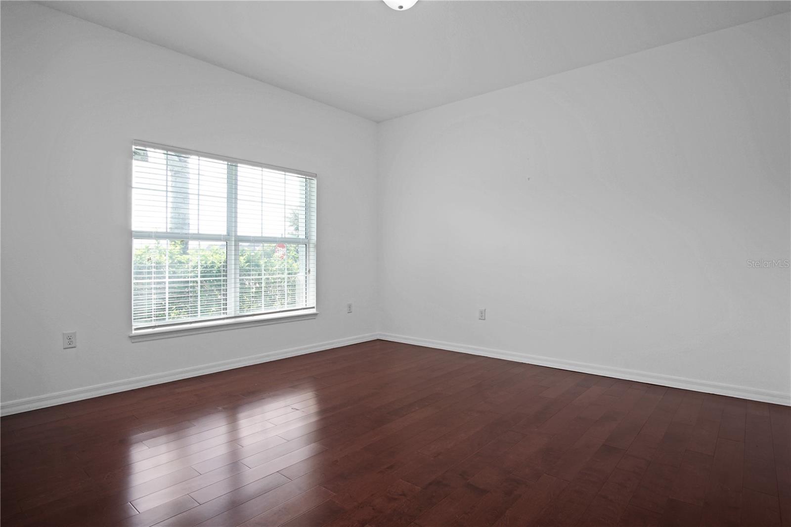 Image 10 of 31 For 101 Highland Meadows Street