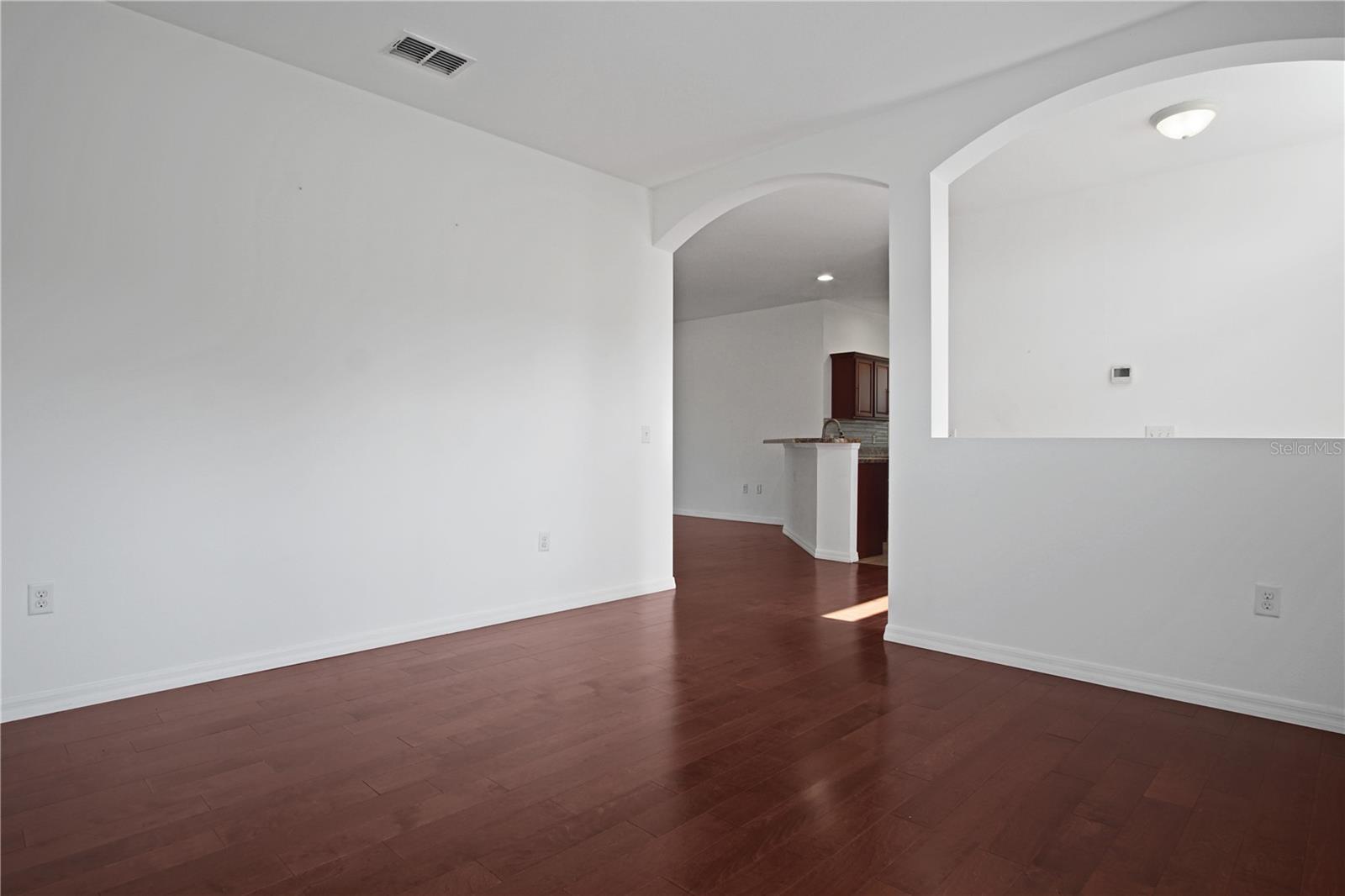 Image 11 of 31 For 101 Highland Meadows Street
