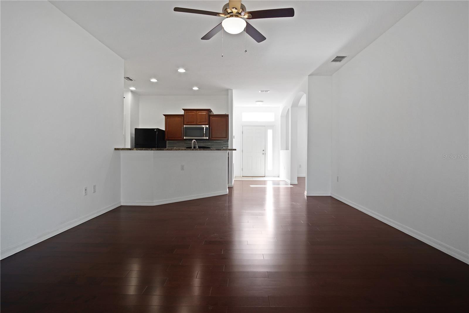 Image 15 of 31 For 101 Highland Meadows Street