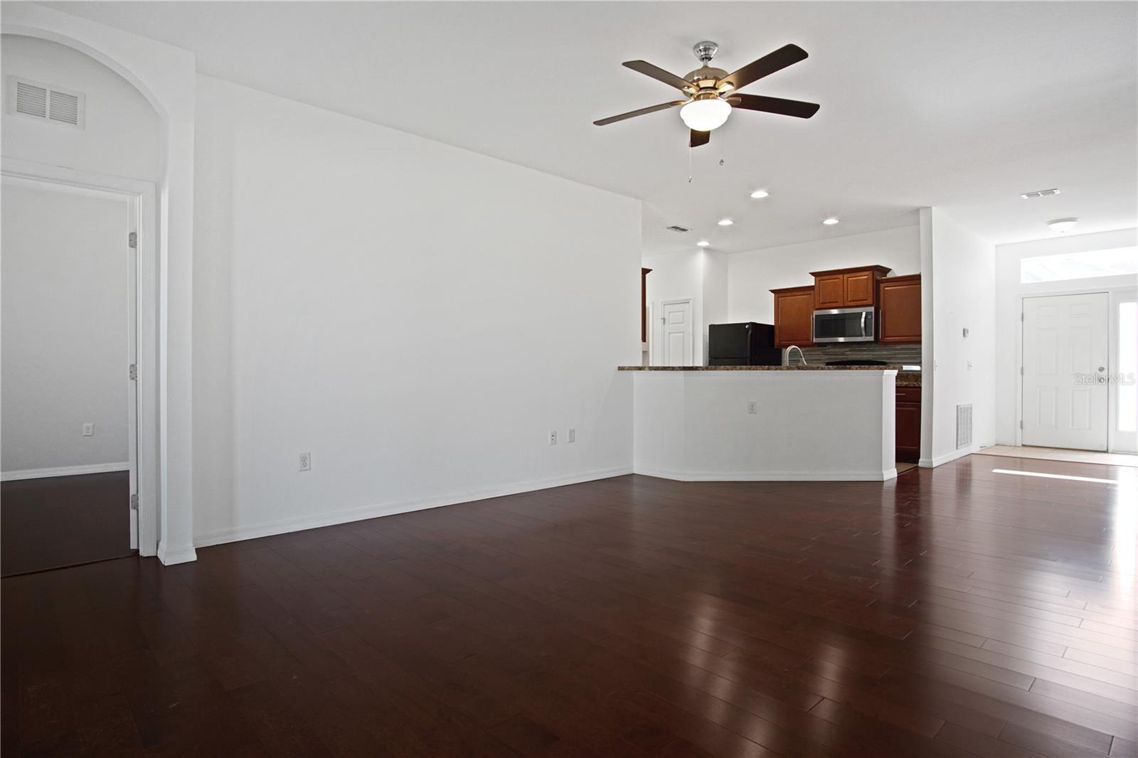Image 17 of 31 For 101 Highland Meadows Street