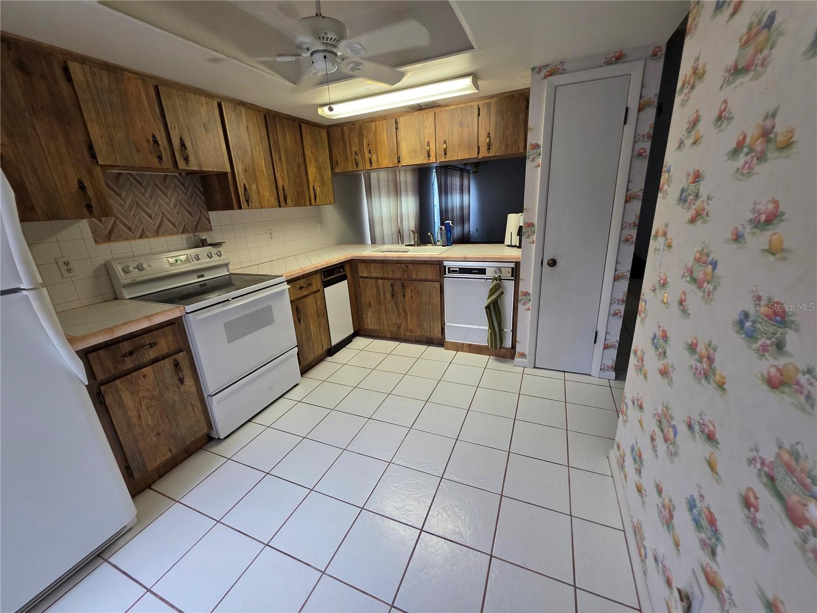 Image 10 of 29 For 1818 San Salvador Court