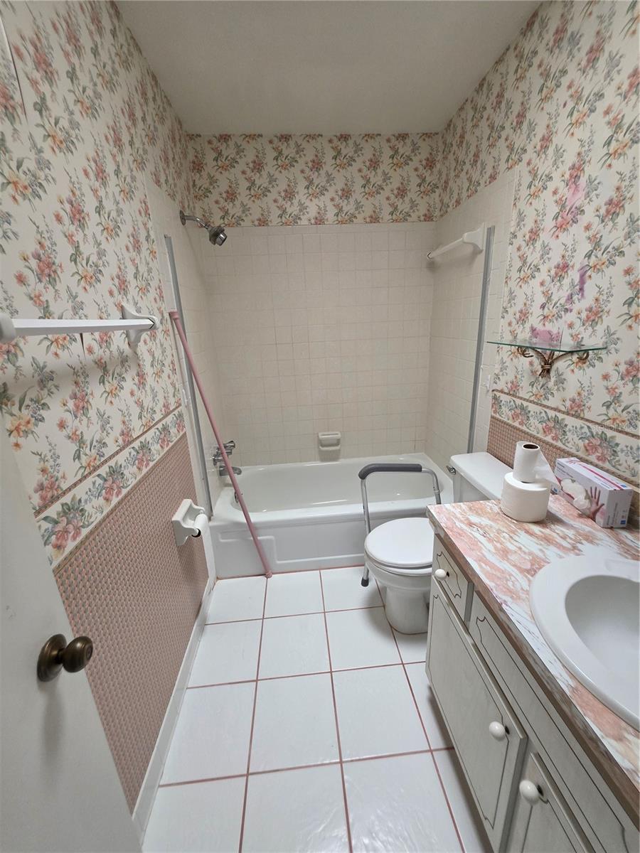 Image 16 of 29 For 1818 San Salvador Court