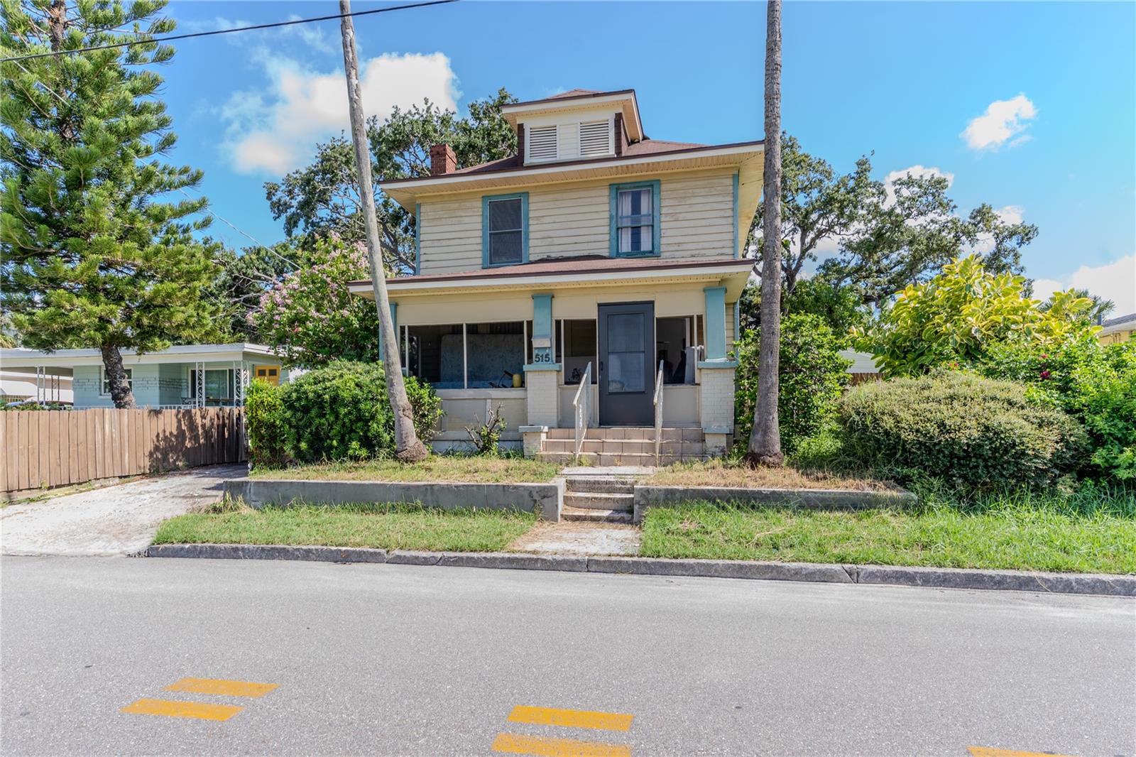 Image 4 of 30 For 515 Ross Avenue