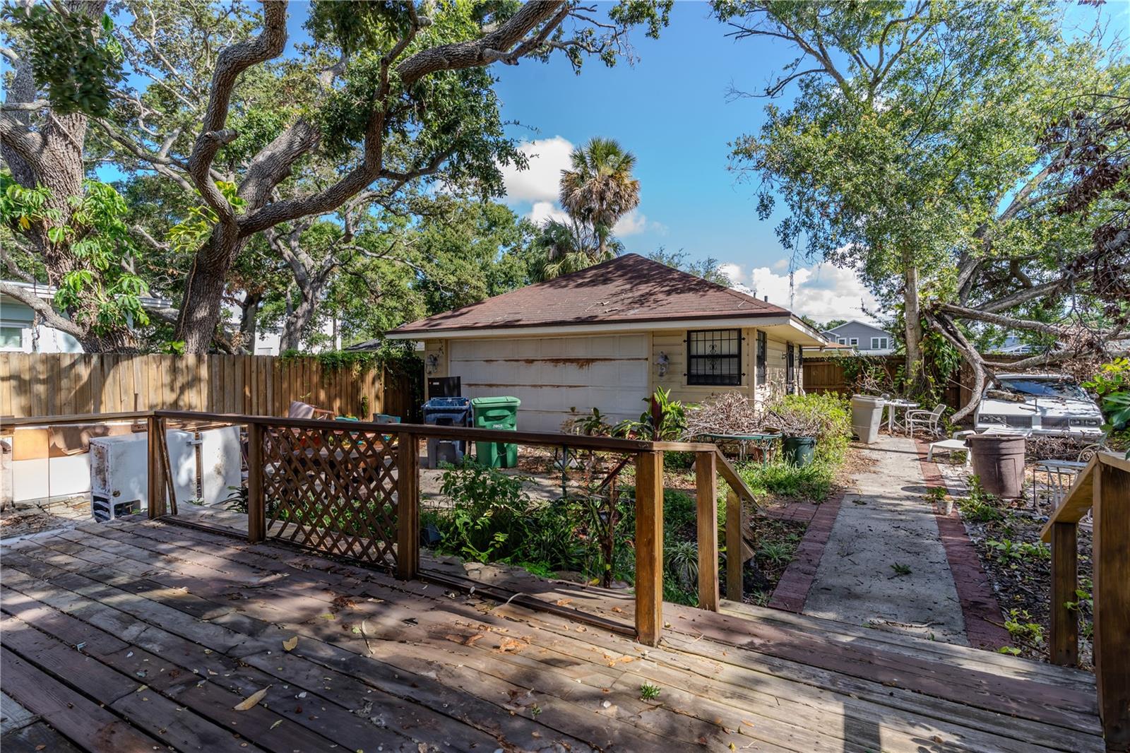Image 9 of 30 For 515 Ross Avenue