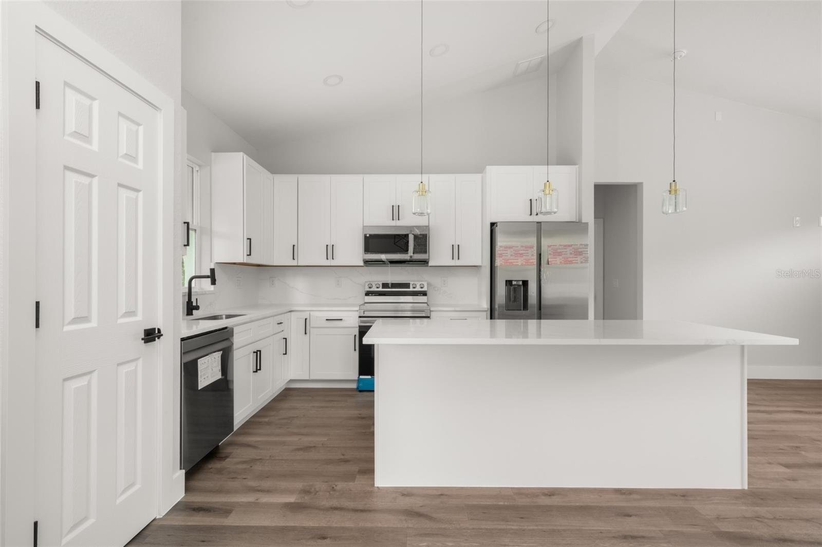 Image 4 of 51 For 416 Lark Terrace