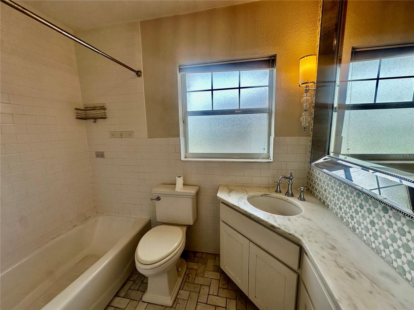 Image 19 of 33 For 1300 Lake Ariana Boulevard