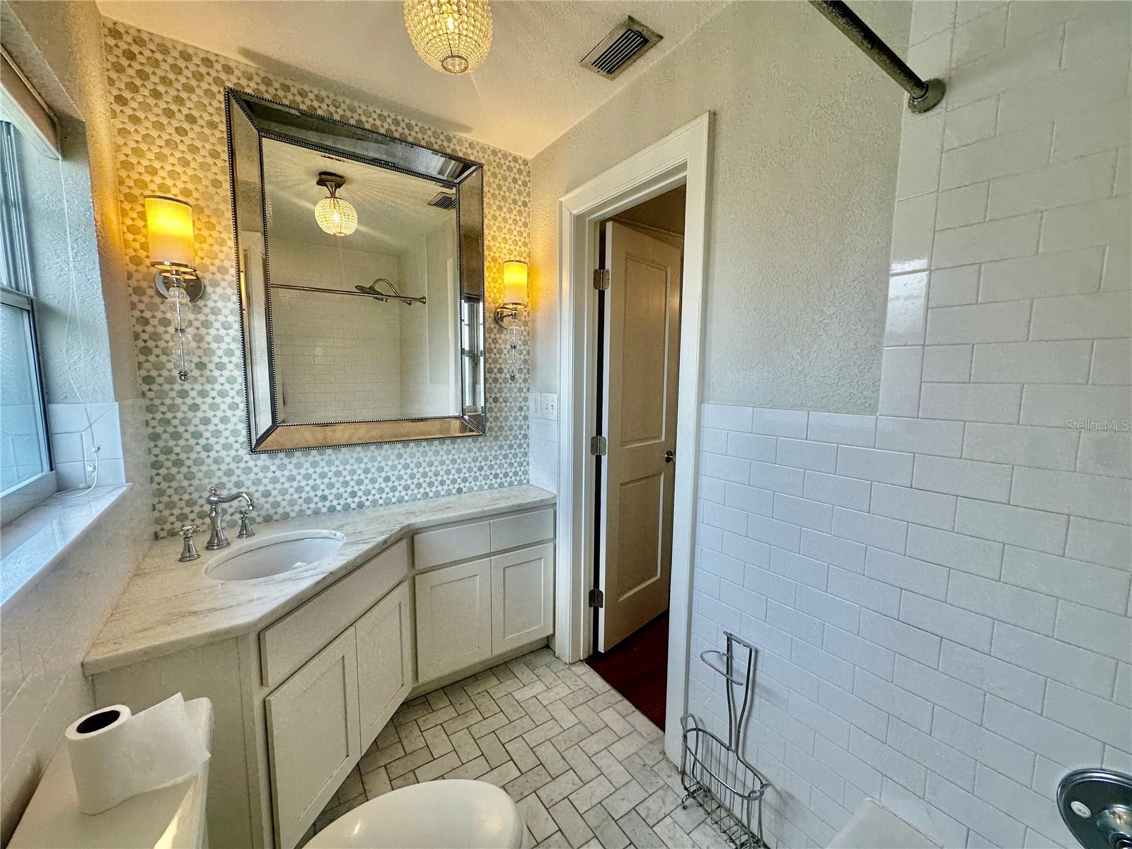 Image 20 of 33 For 1300 Lake Ariana Boulevard