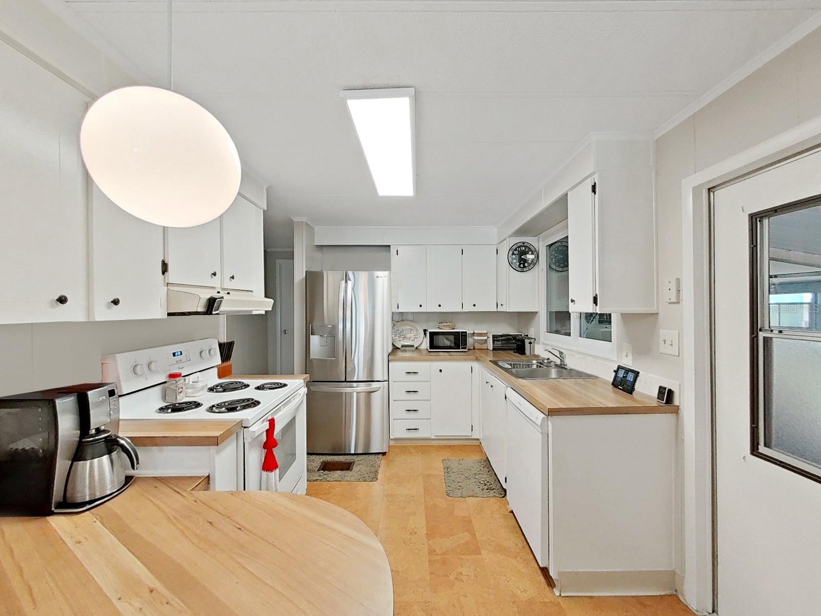 Image 11 of 53 For 4928 Foxdale Dr