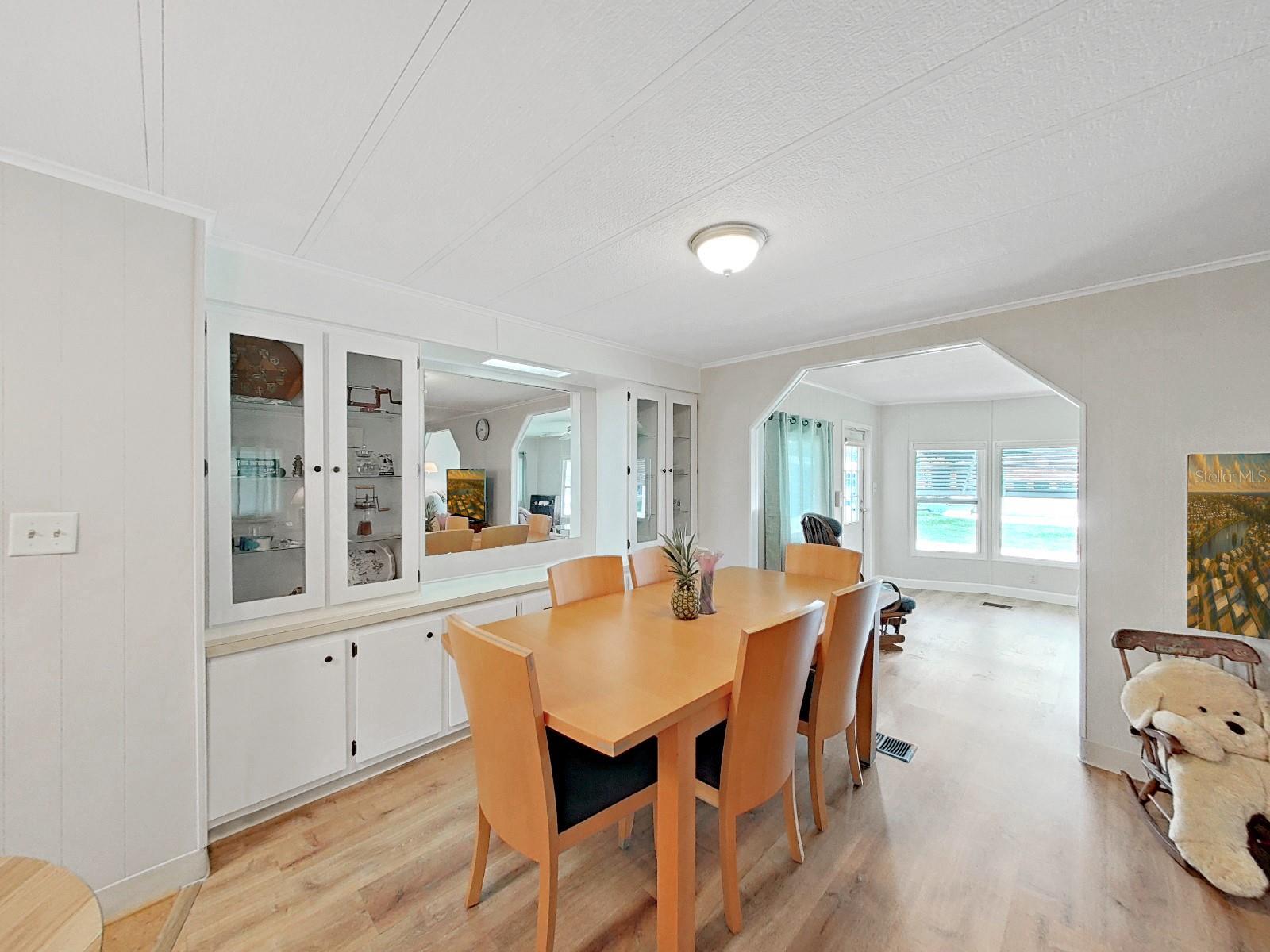 Image 14 of 53 For 4928 Foxdale Dr