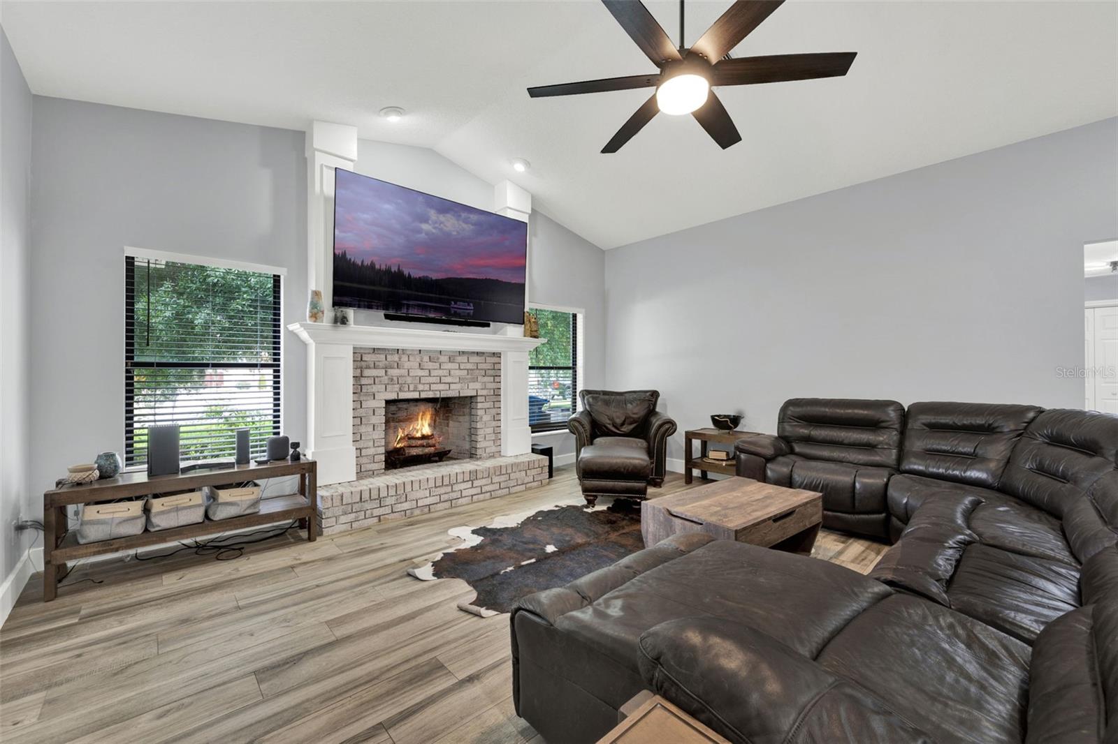 Image 4 of 41 For 710 Heritage Drive Ne