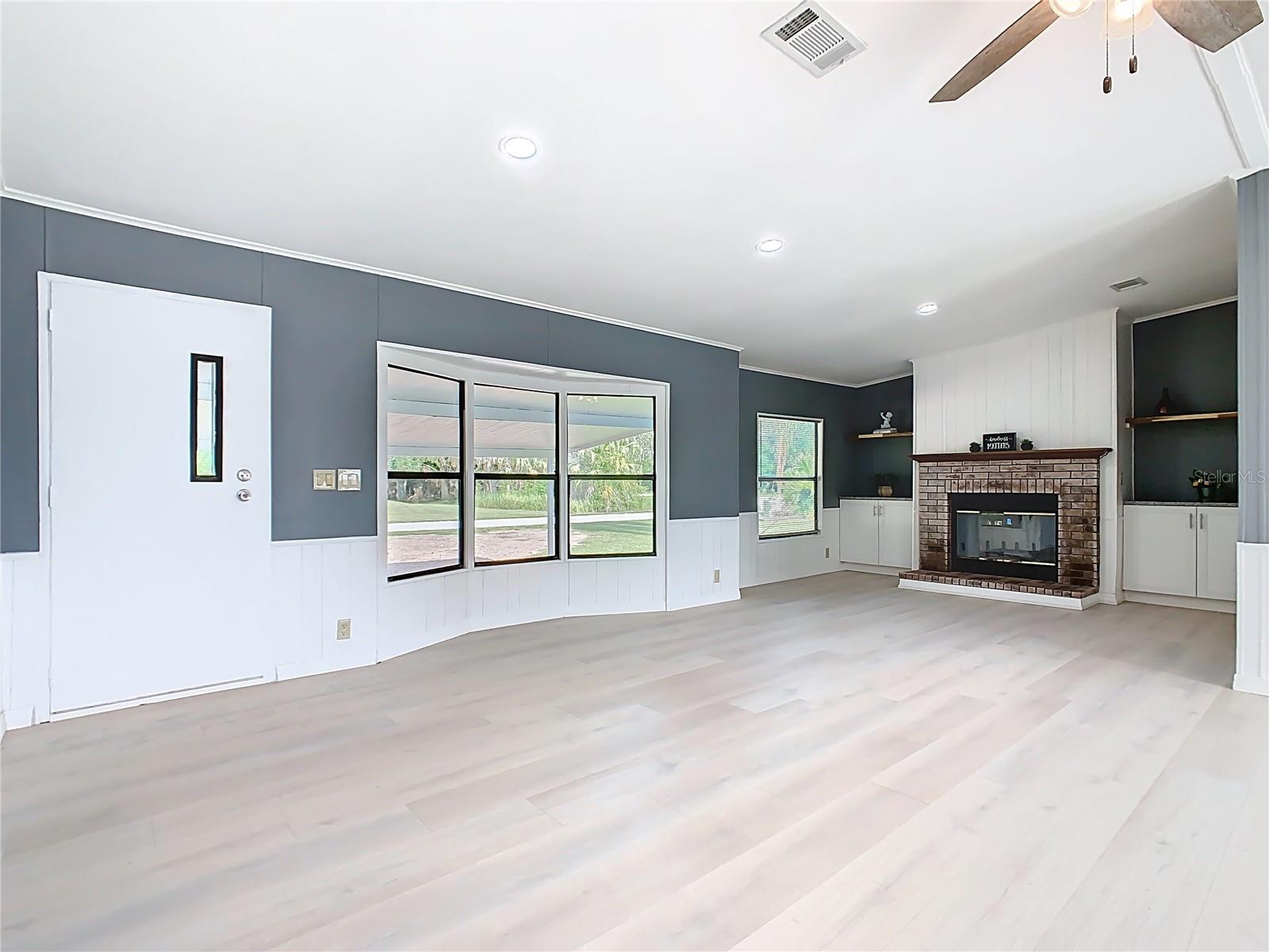 Image 10 of 52 For 5001 Pineapple Street