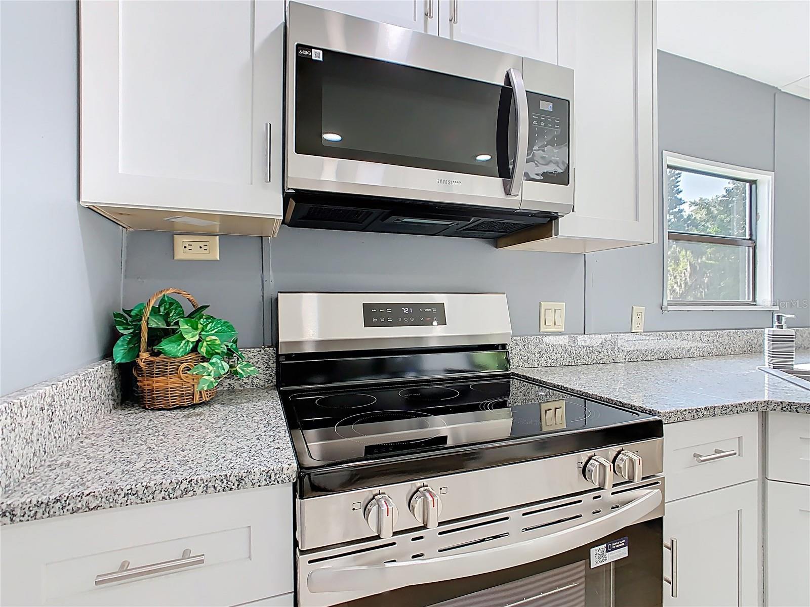 Image 18 of 52 For 5001 Pineapple Street