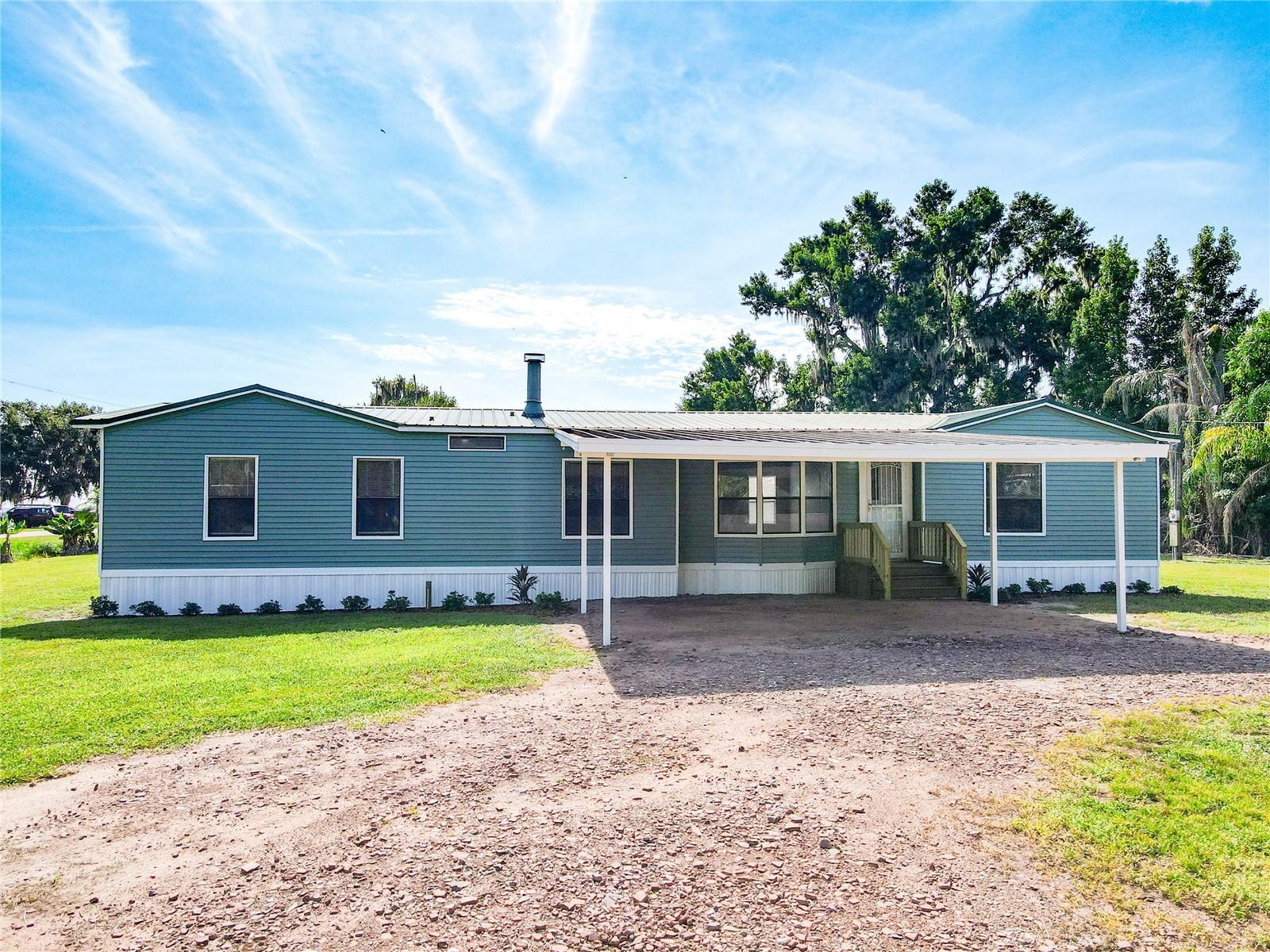 Image 2 of 52 For 5001 Pineapple Street