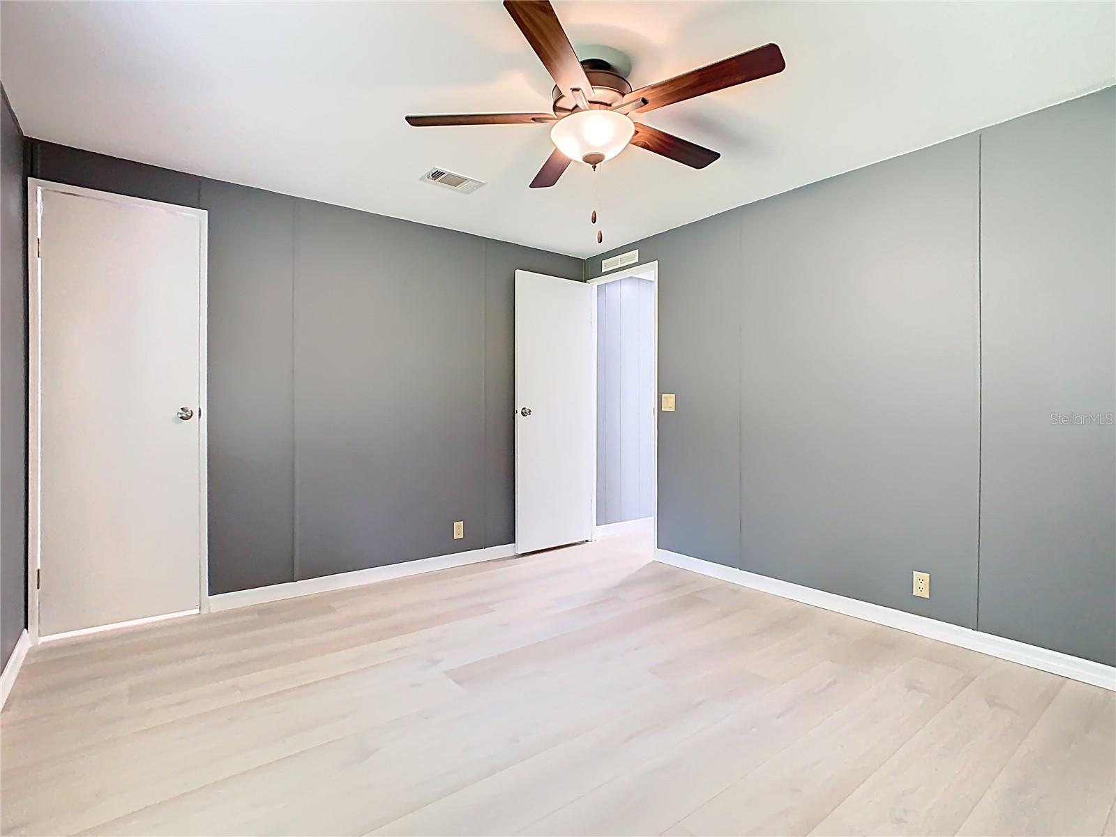 Image 33 of 52 For 5001 Pineapple Street