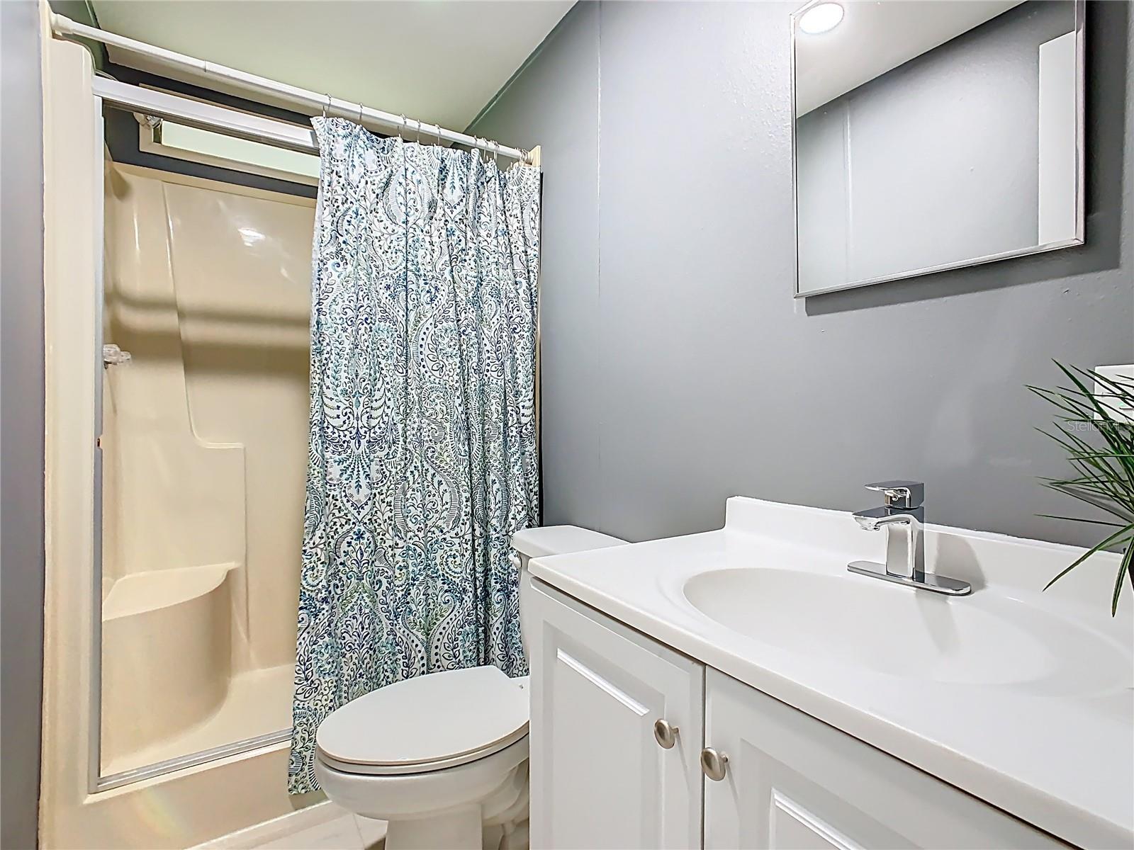 Image 34 of 52 For 5001 Pineapple Street