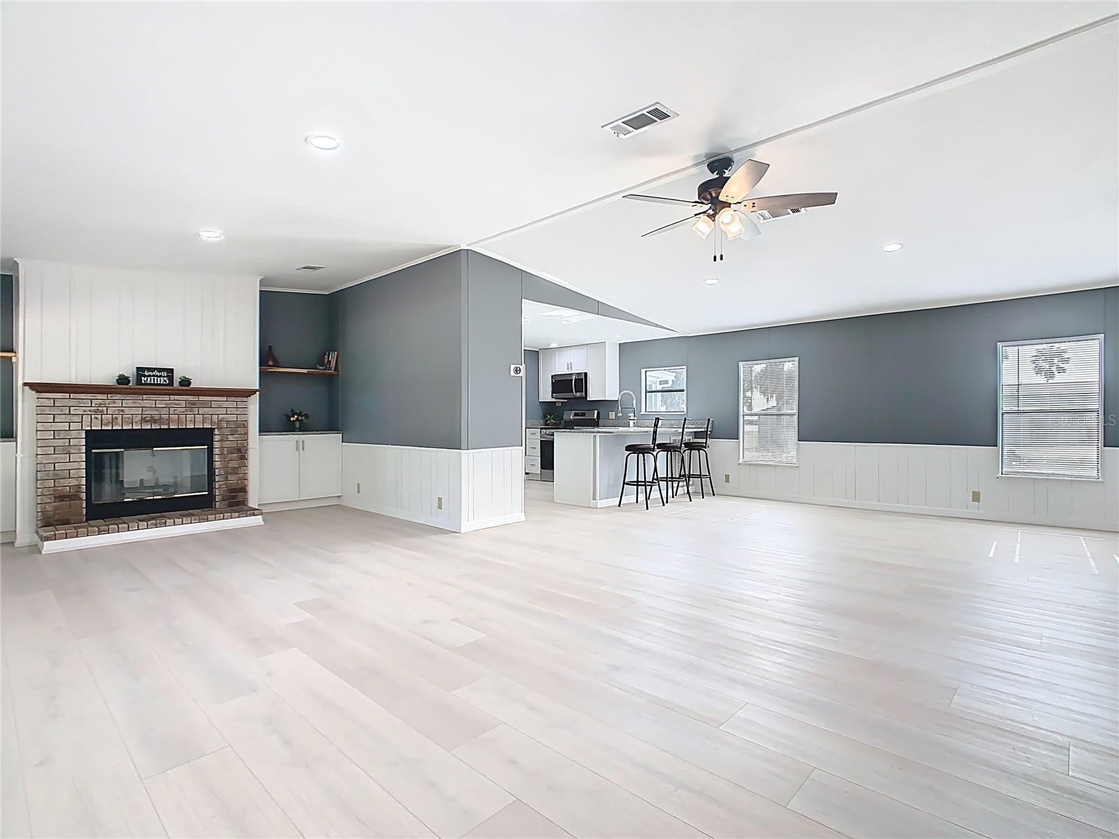 Image 7 of 52 For 5001 Pineapple Street