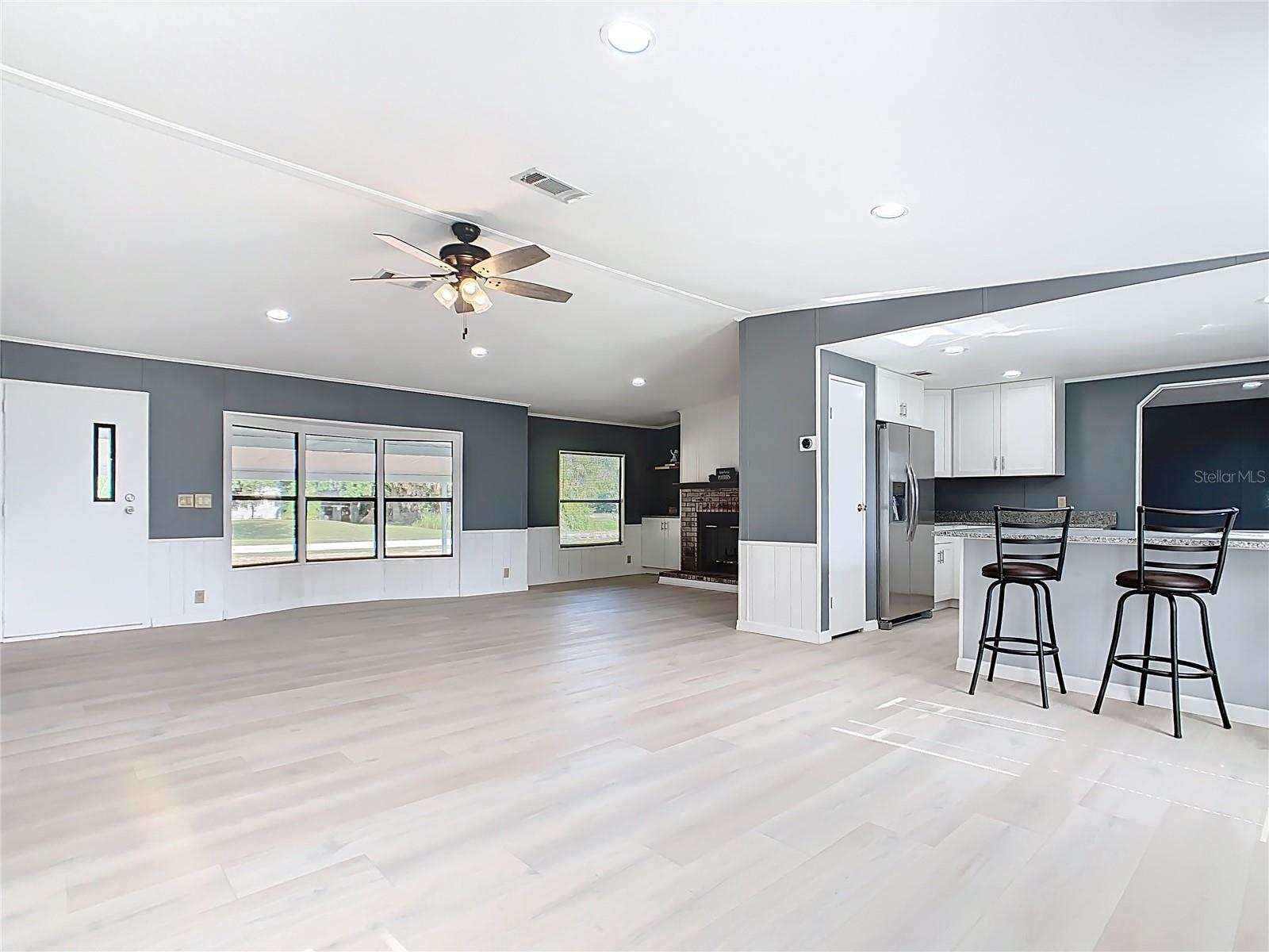 Image 9 of 52 For 5001 Pineapple Street