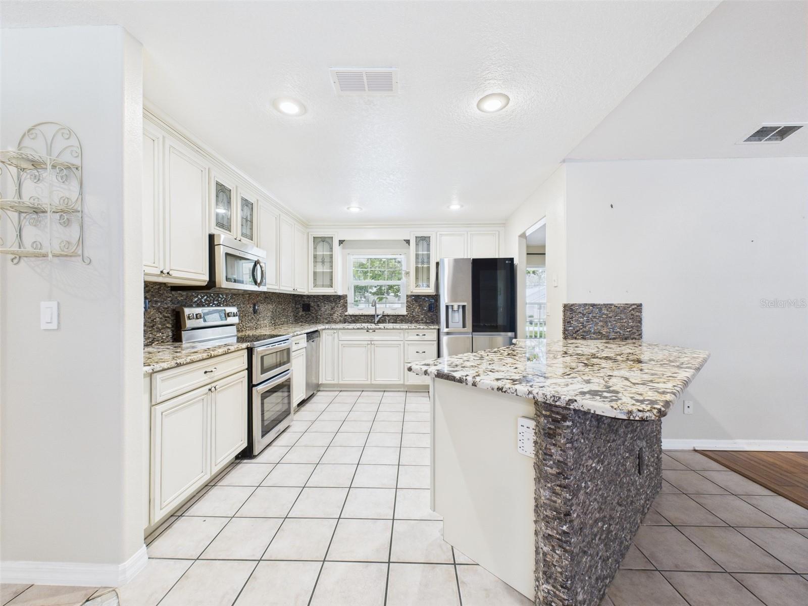 Image 4 of 99 For 11312 Haskell Drive