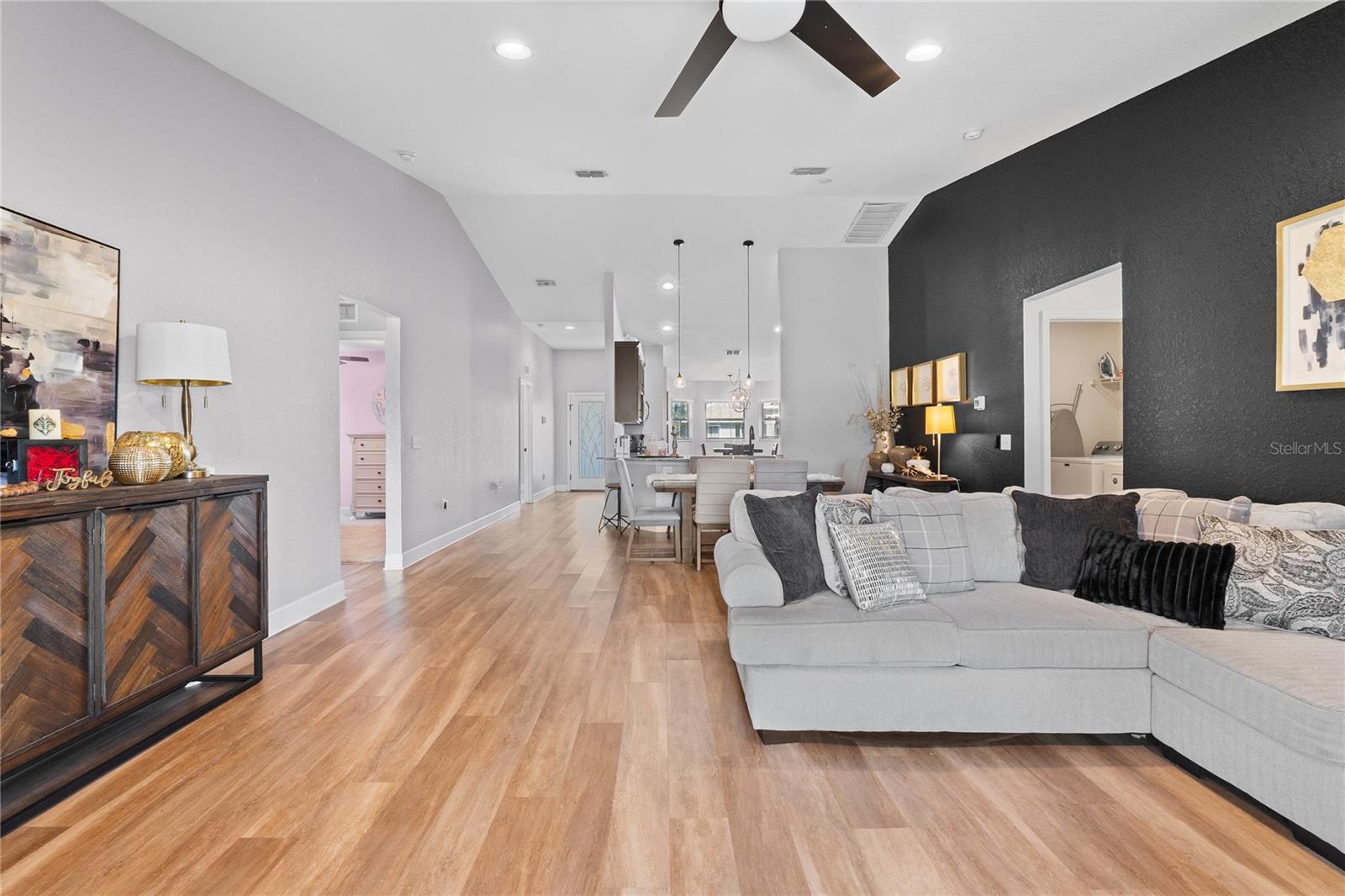 Image 17 of 43 For 1841 Creeks Vista Boulevard